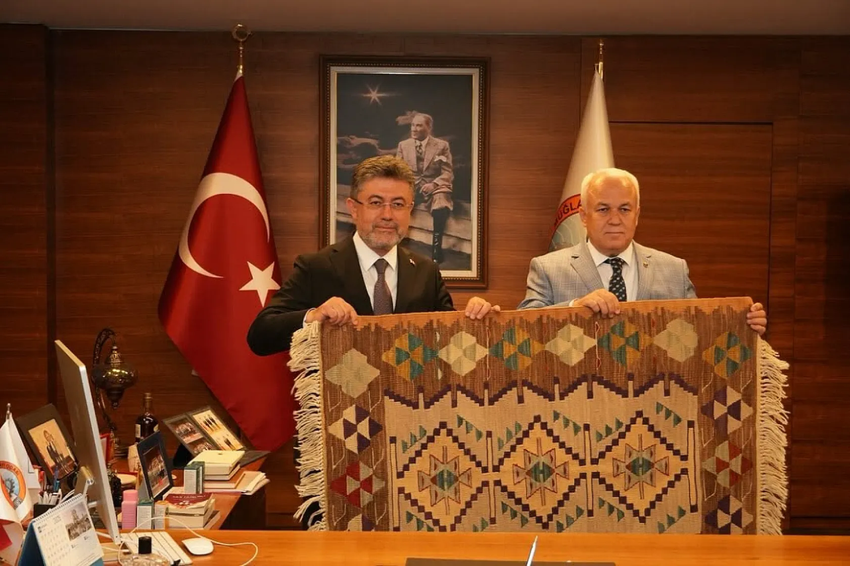 Tarım ve Orman Bakanı Yumaklı, Muğla'da Sektör Temsilcileriyle Bir Araya Geldi