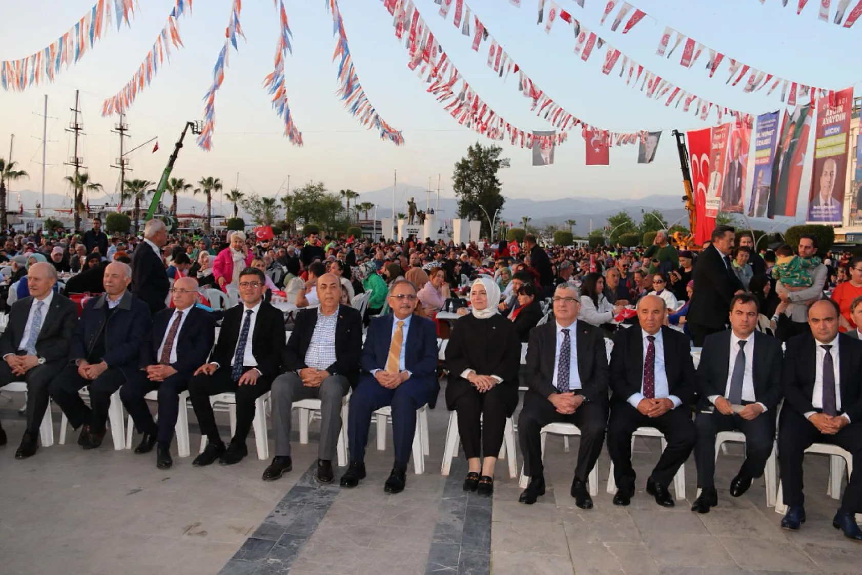 Bakan Özhaseki, 'Fethiye'yi Hizmetlerle Tanıştıralım'