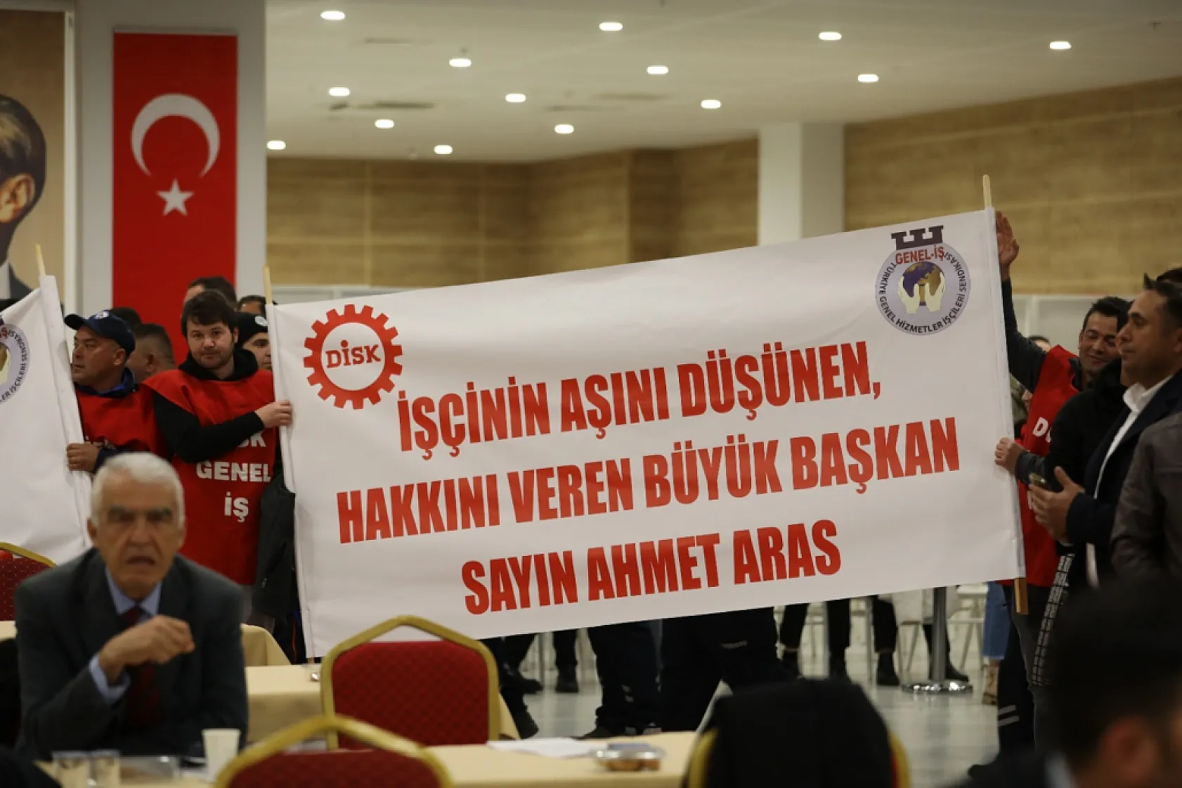 Büyükşehir'den işçilerin yüzlerini güldüren zam