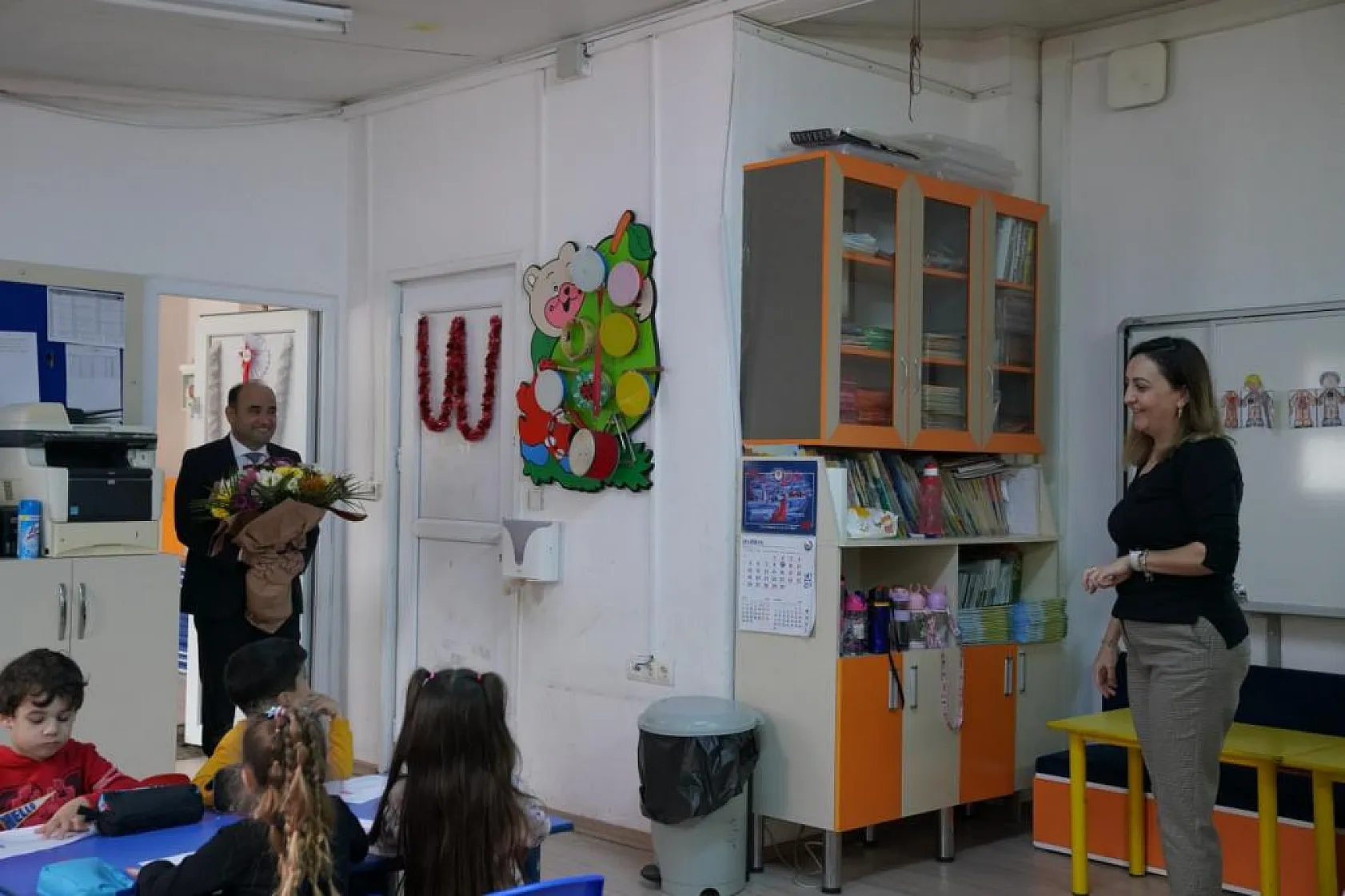 Başkan Akdenizli, Annesi ve Eşinin Öğretmenler Günü'nü Kutladı