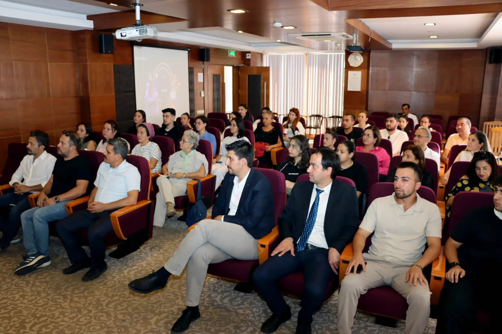Fethiye'de Trendyol işbirliğinde 'E-ticaret ve E-ihracata ilk adım' eğitimi düzenlendi