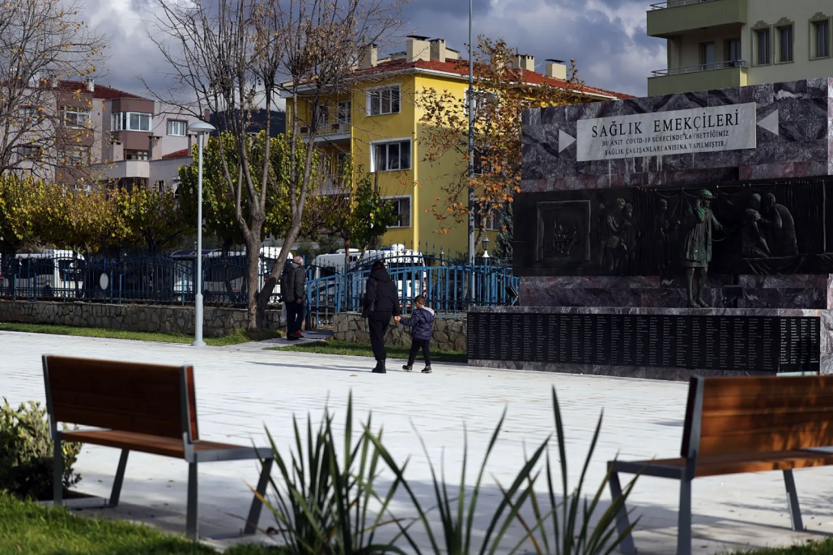 Sağlık Emekçileri Anıtı Bölgesi Yenilenen Yüzü ile Vatandaştan Tam Not Aldı 