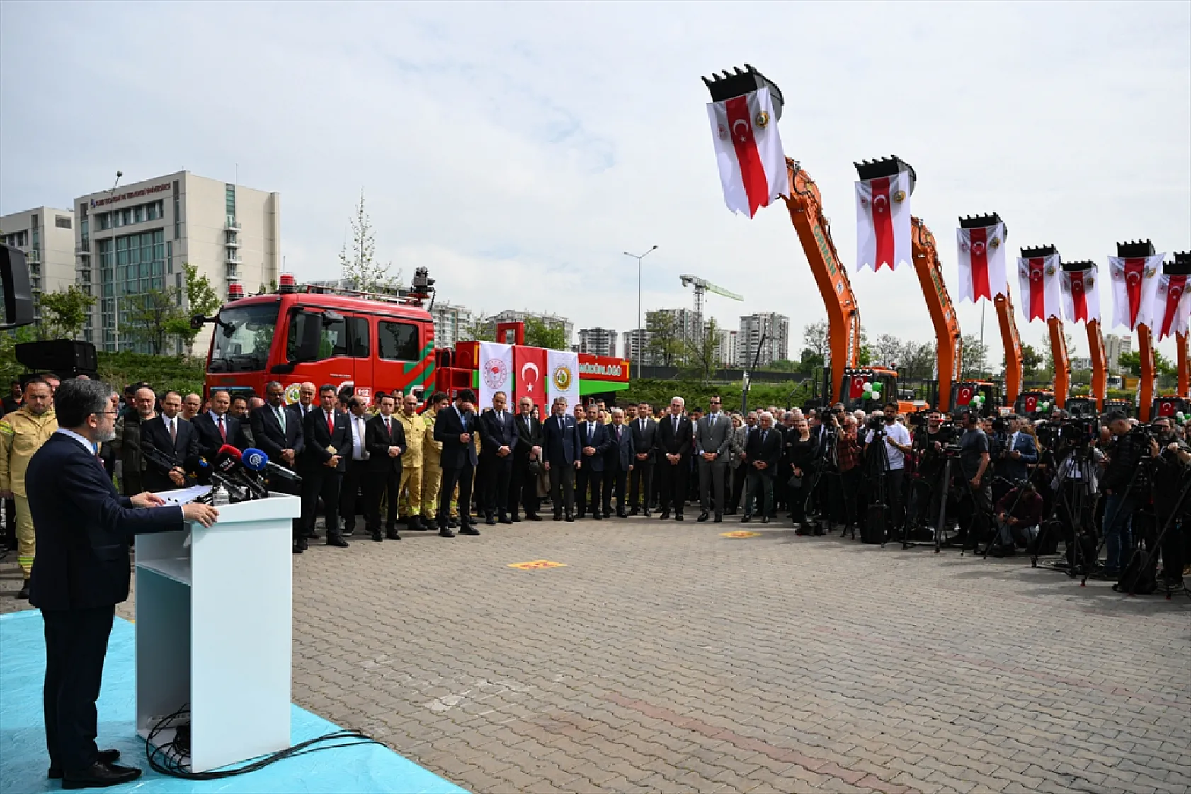 Orman yangınlarıyla mücadelede yeni araçlar görev yerlerine uğurlandı