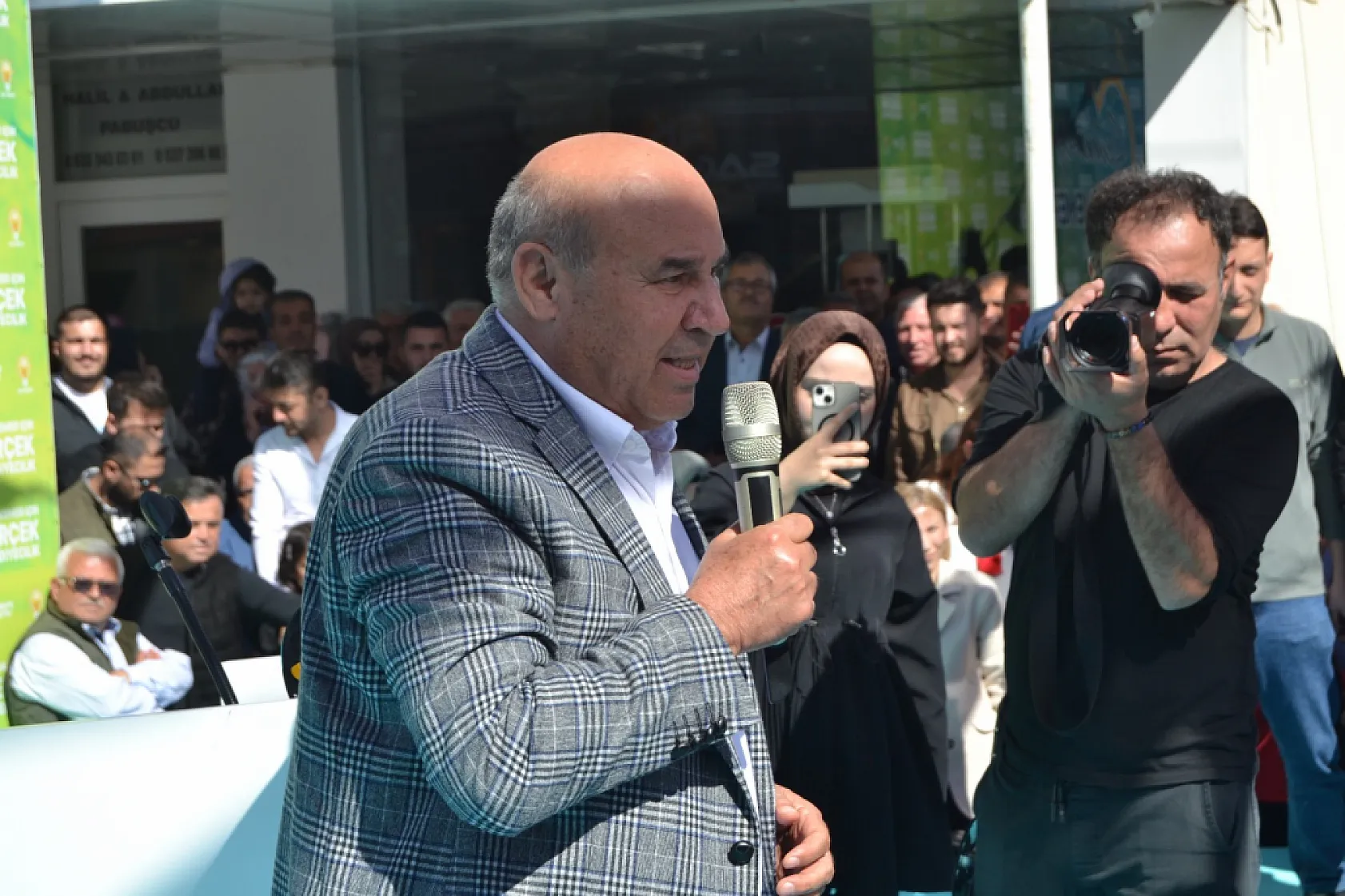 Akdenizli, 'Hizmet Belediyeciliğinde Devam Edeceğiz'