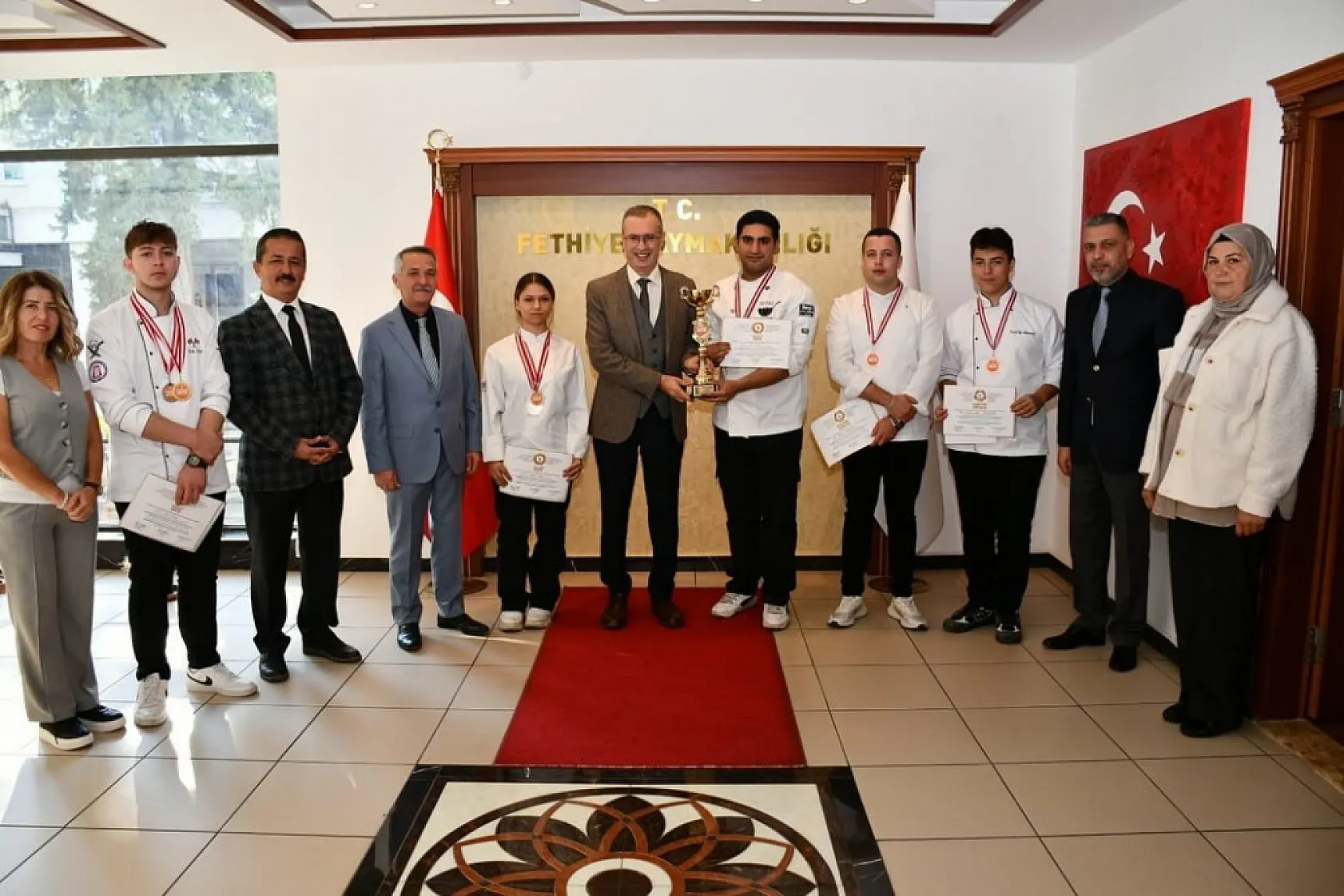 Türkiye 1.'liği ile Dönen Fethiyeli Öğrencilerden Kaymakama Ziyaret