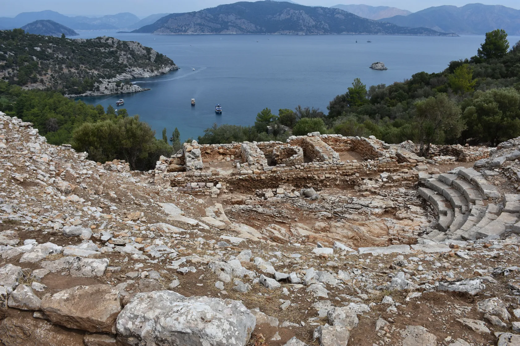 Amos'un antik tiyatrosundaki kazılar bu yıl sonunda tamamlanacak 
