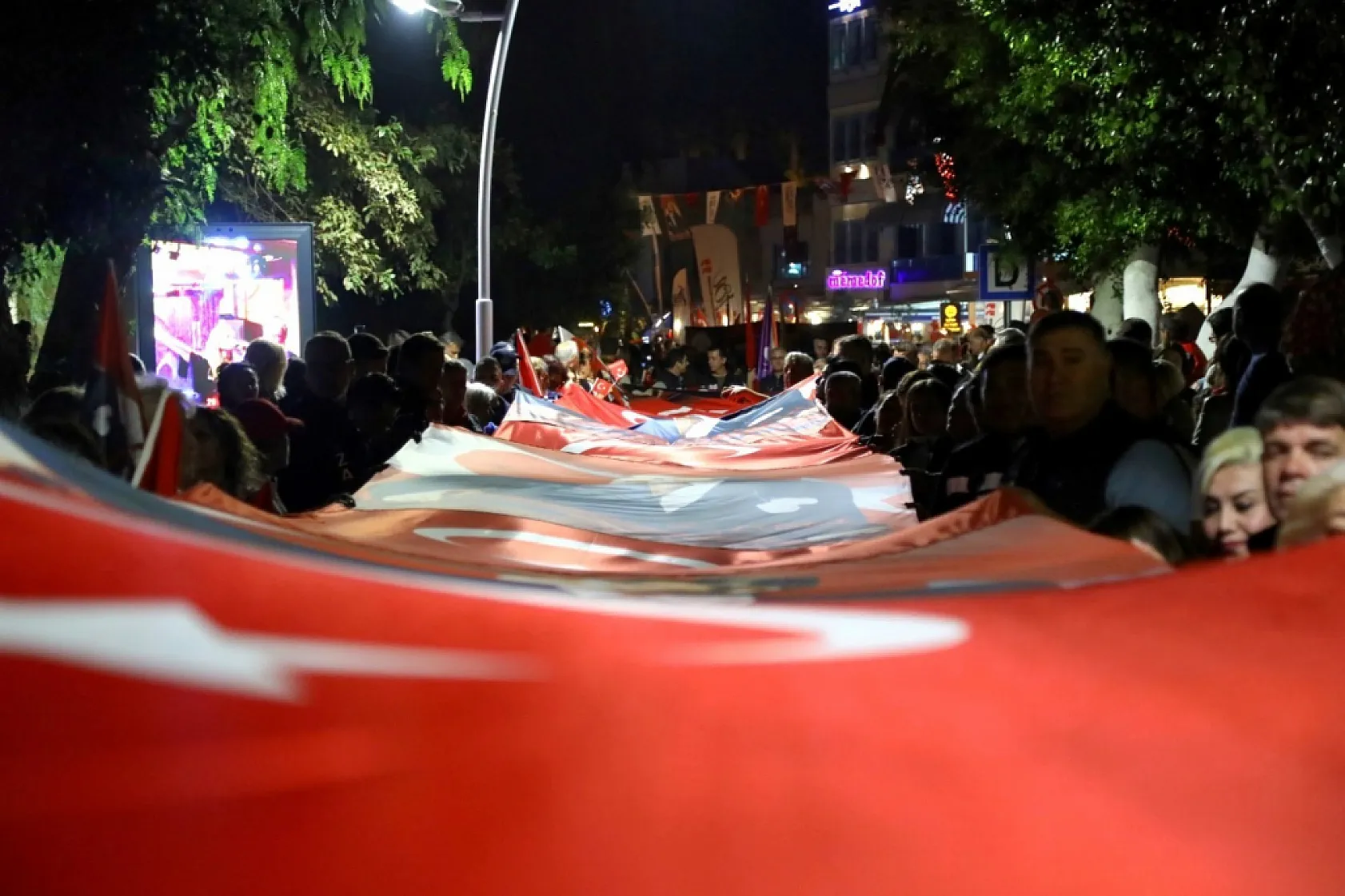 Volkan Konak ve Yaşar Bodrum'da konser verdi