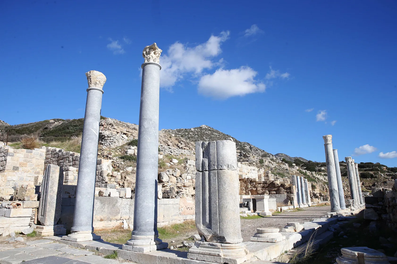 Datça'da Antik dönemin sanat ve ticaret merkezi Knidos'un ana kilisesi ayağa kaldırılıyor