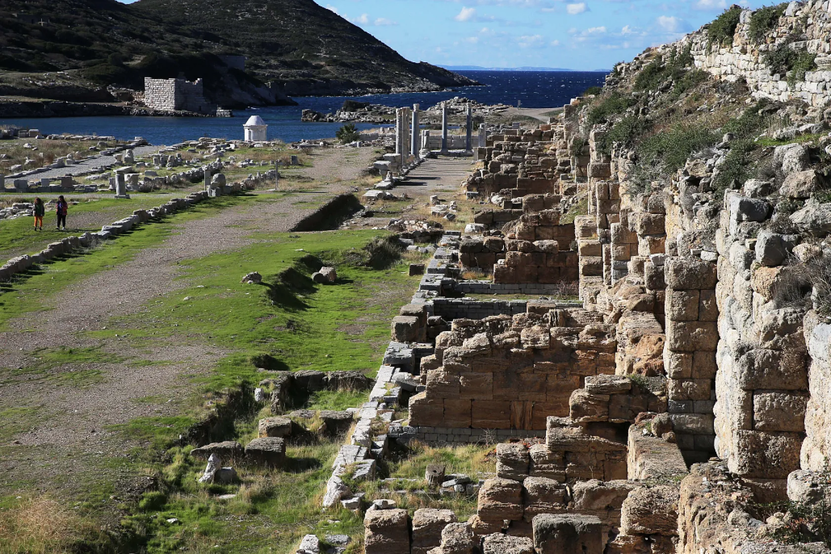 Datça'da Antik dönemin sanat ve ticaret merkezi Knidos'un ana kilisesi ayağa kaldırılıyor