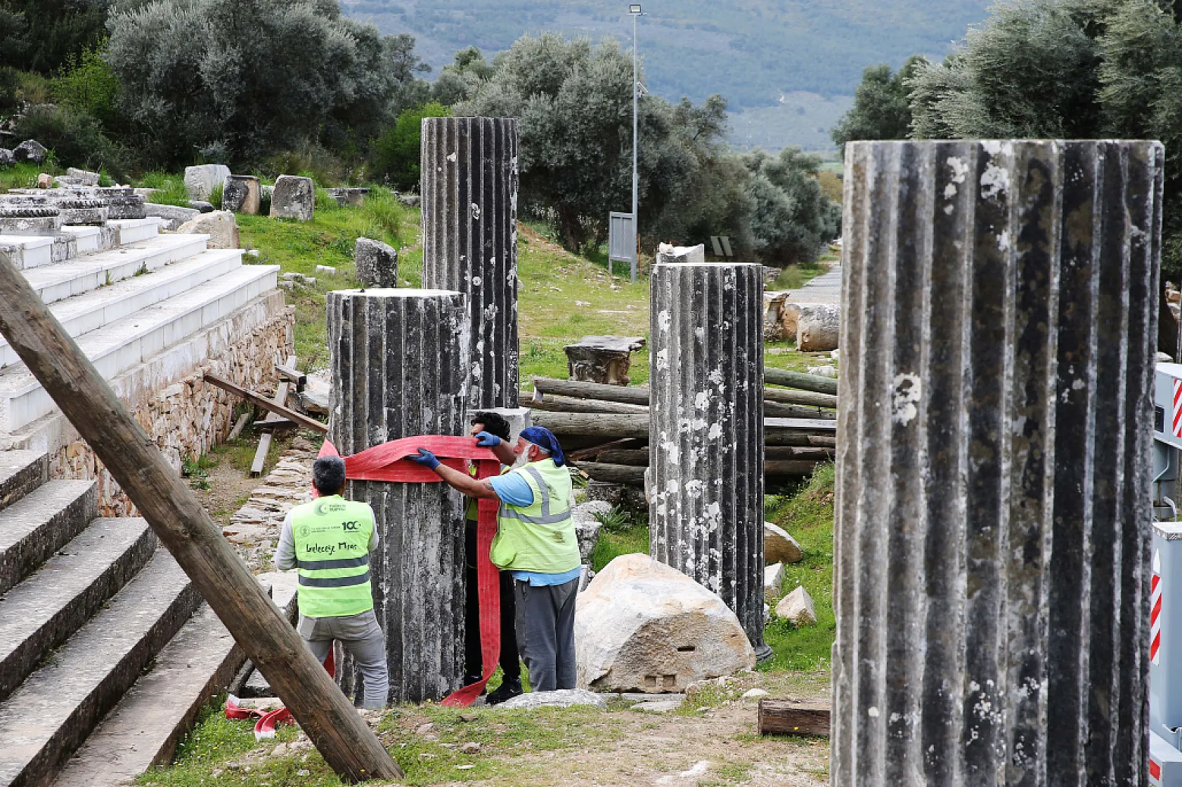 Zeus Tapınağı restore edilen sütunlarıyla eski ihtişamına kavuşacak