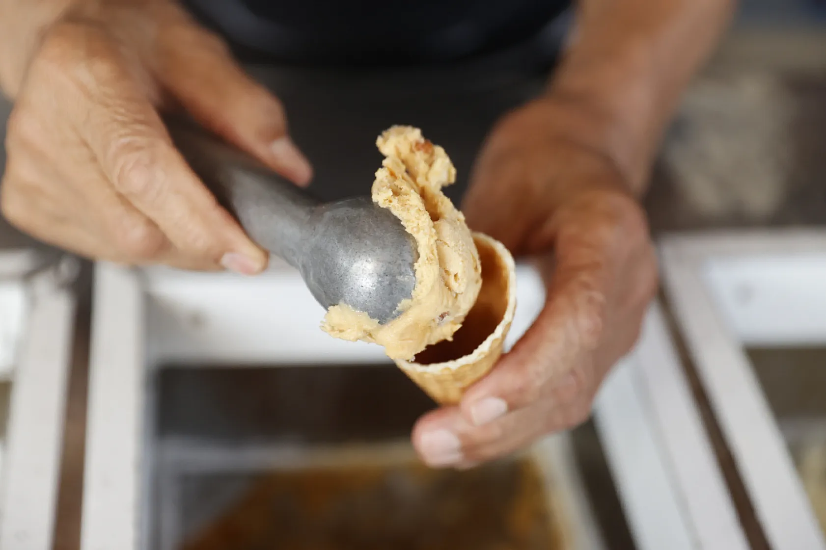 Dondurmacı Muharrem usta 65 yıldır Bodrum'da damakları tatlandırıyor