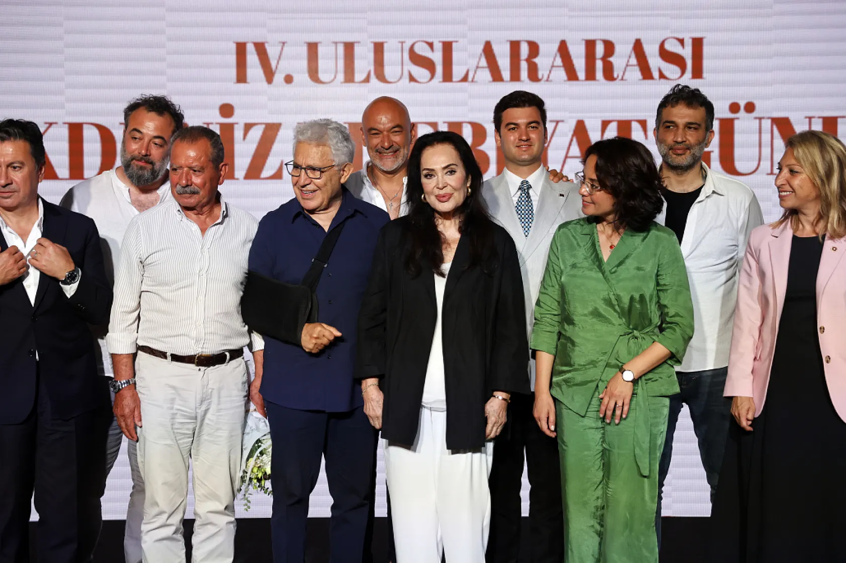 Türkan Şoray, kendisine duyulan sevgiyi 'sinema büyüsü' sözleriyle açıkladı