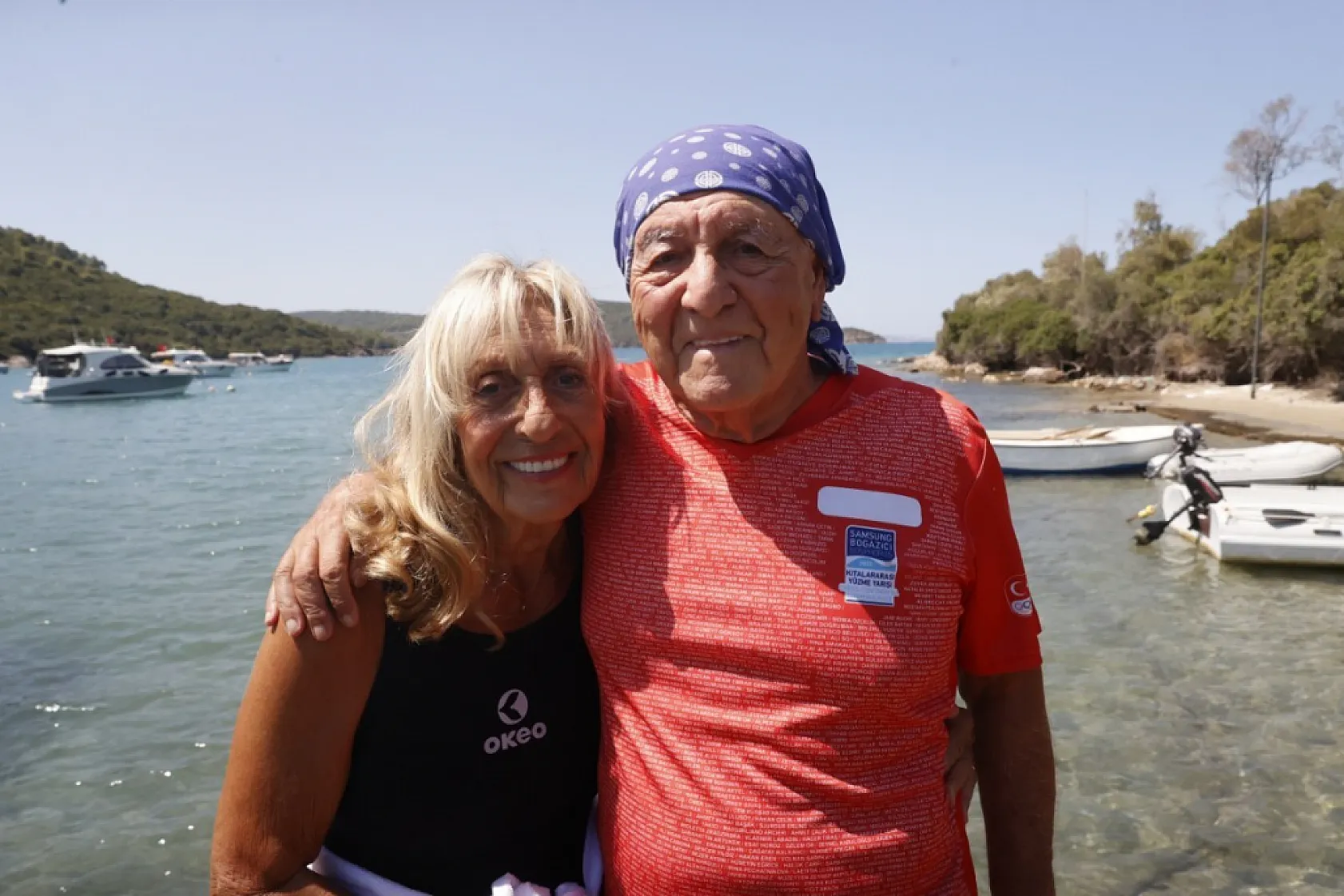 Muğla'da 89 ve 78 yaşındaki çift yüzme tutkularıyla gençlere ilham veriyor