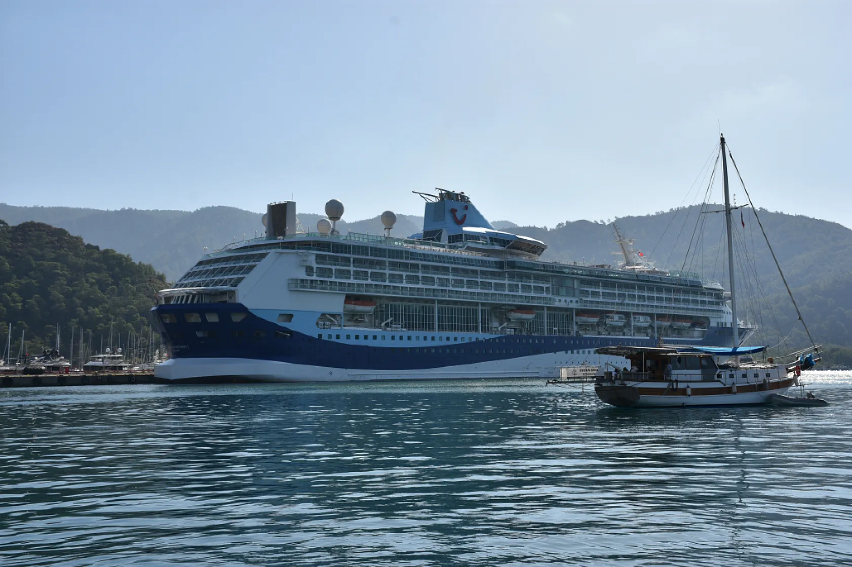 'Marella Discovery 2' kruvaziyeri Marmaris'e 1855 turist getirdi