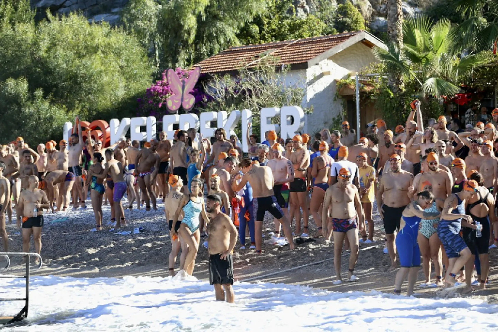 Fethiye'de Kelebekler Vadisi-Ölüdeniz Açık Su Yüzme Yarışı yapıldı