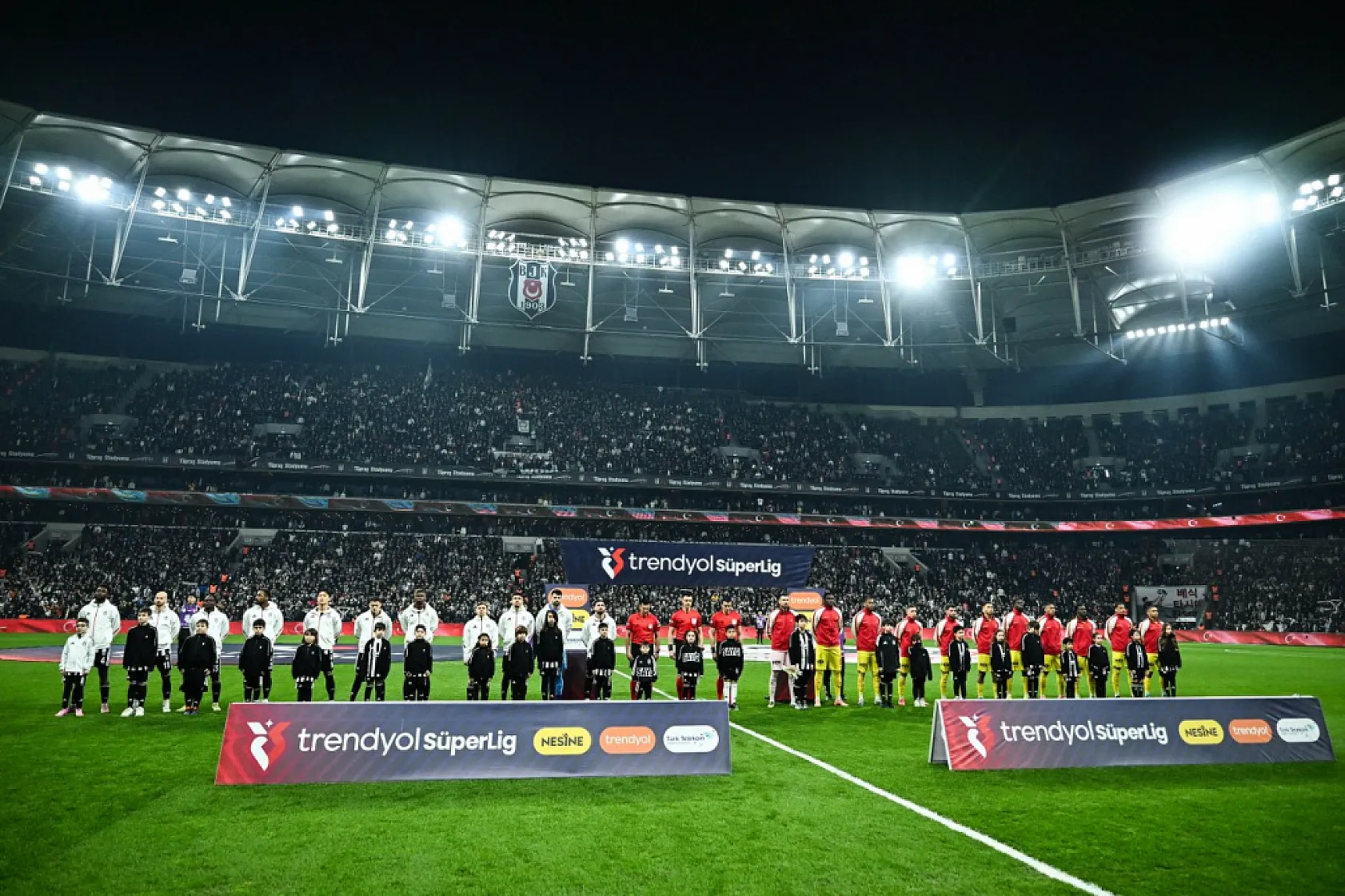 Beşiktaş 3 puanı 4 golle aldı