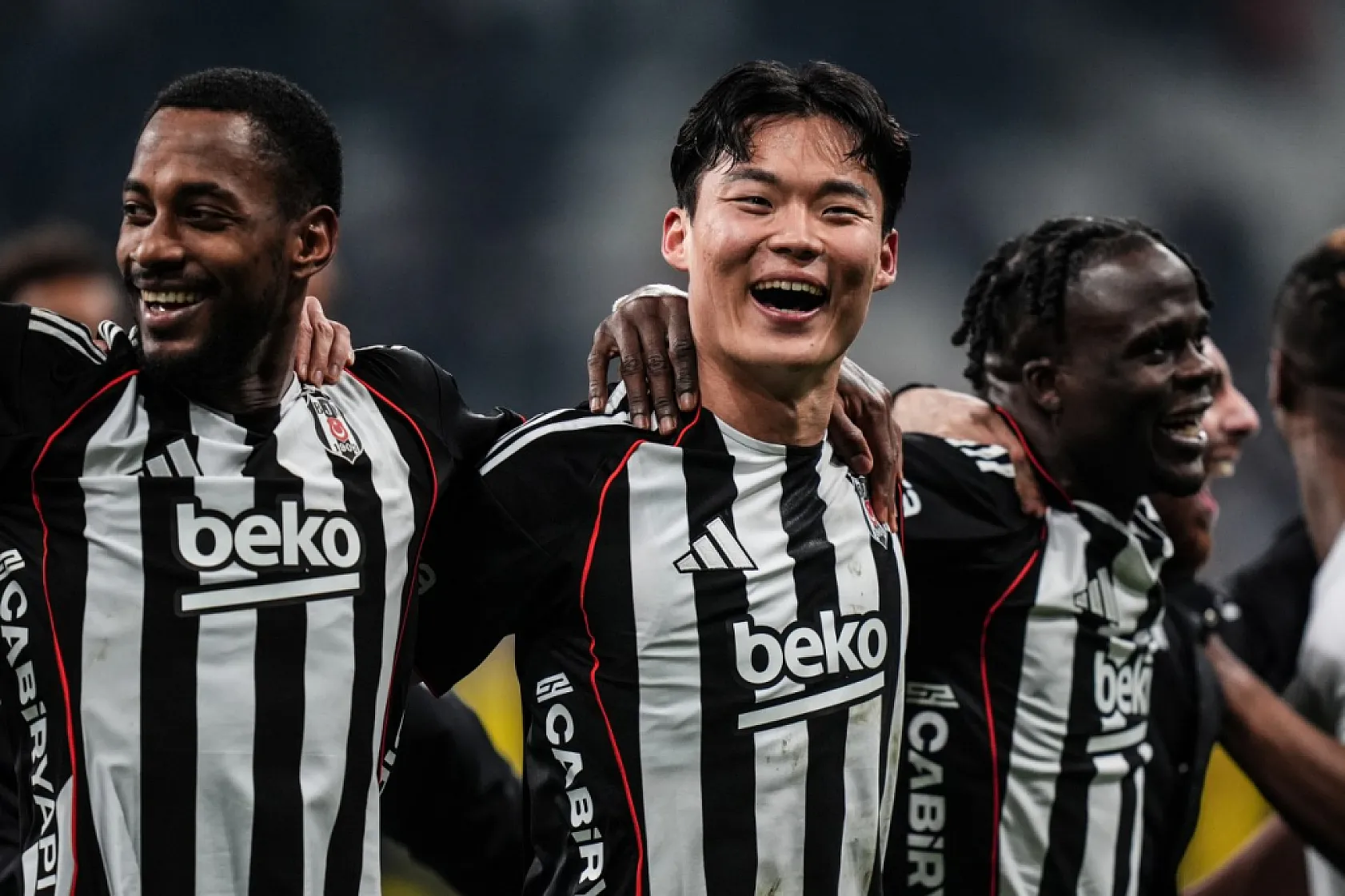 Beşiktaş 3 puanı 4 golle aldı