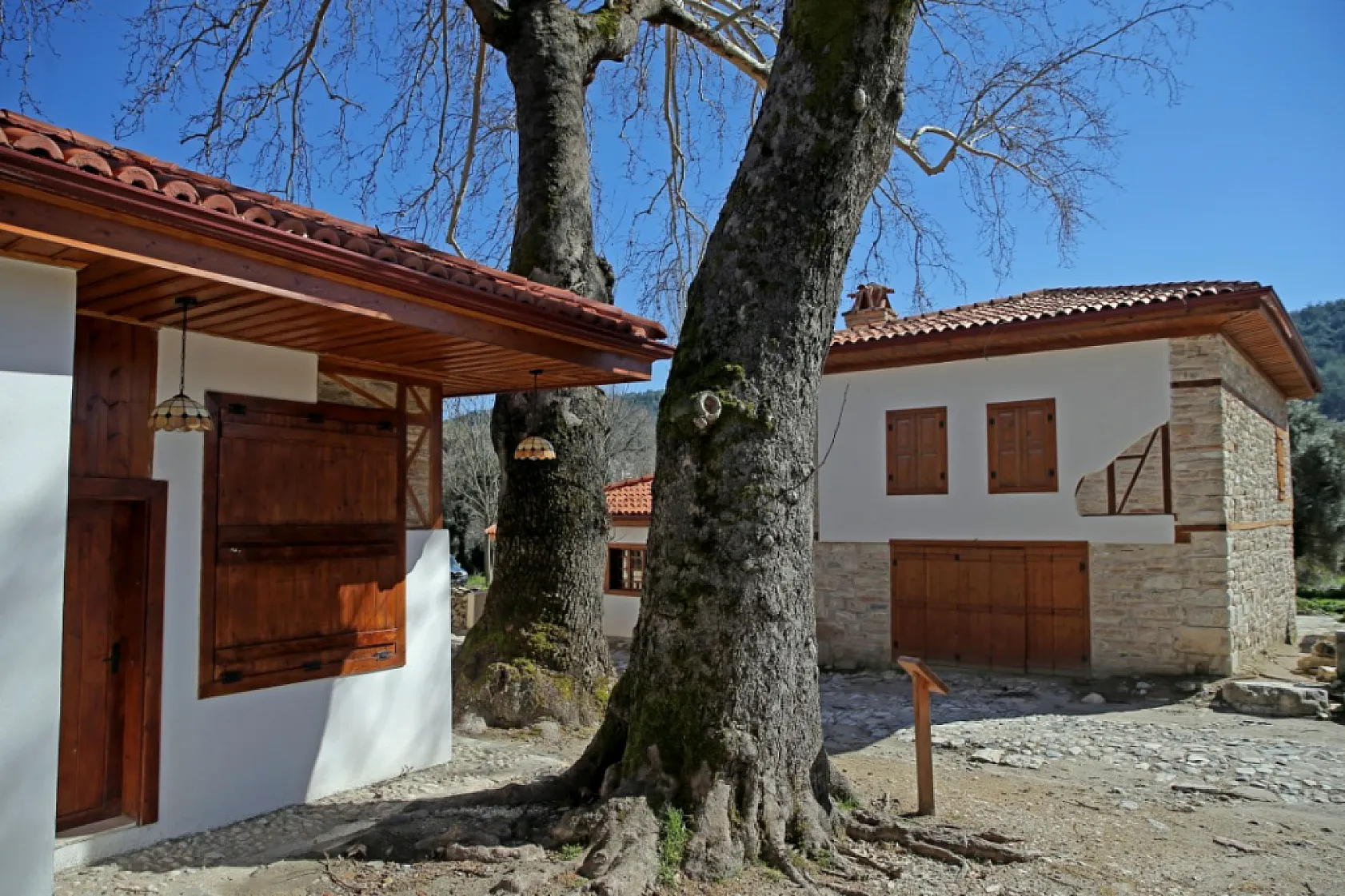 Muğla Stratonikeia'da Köy Meydanı Restore Ediliyor, Dükkanlar Eski İsimleriyle Açılacak