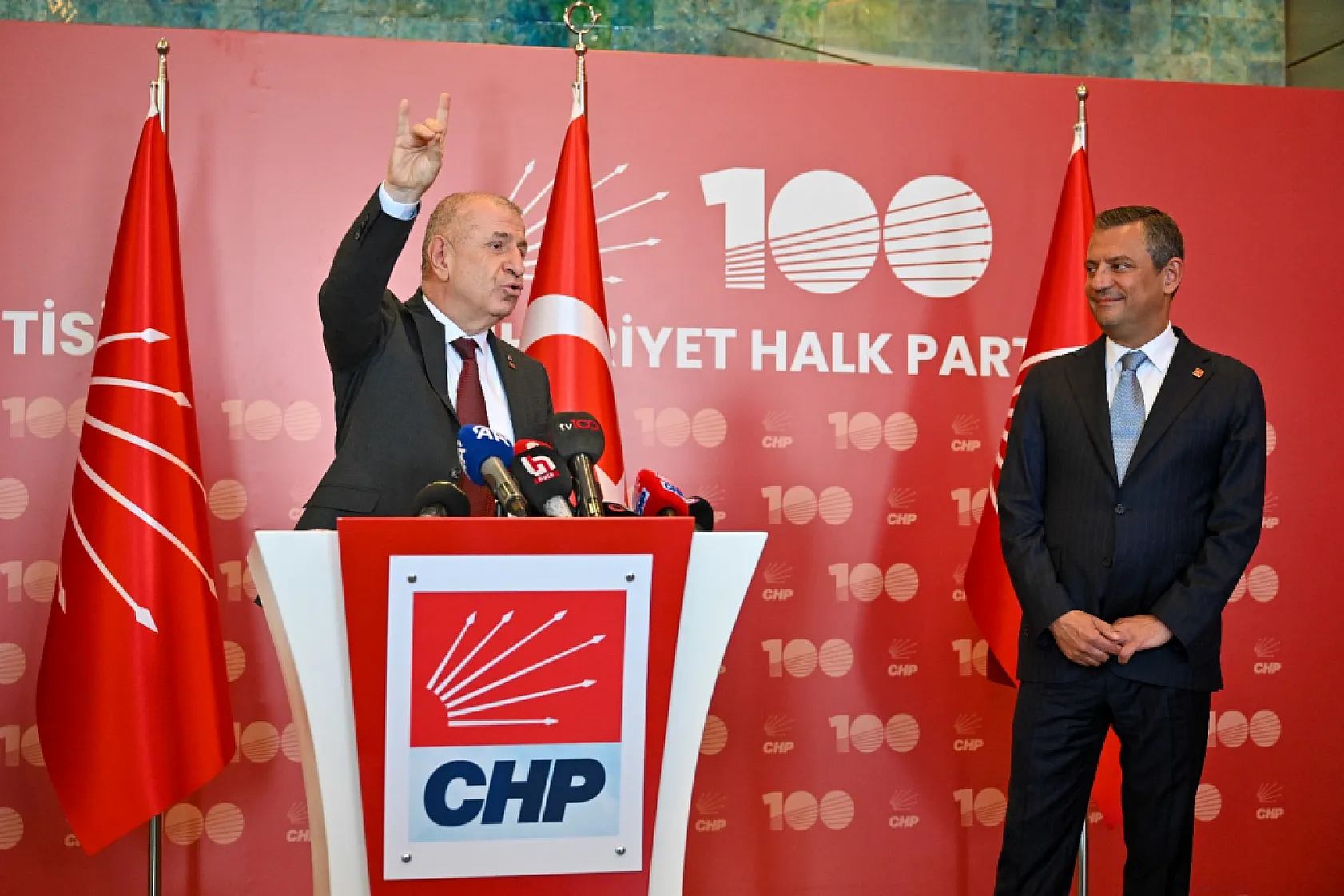 Ümit Özdağ, Özgür Özel'i ziyaret etti