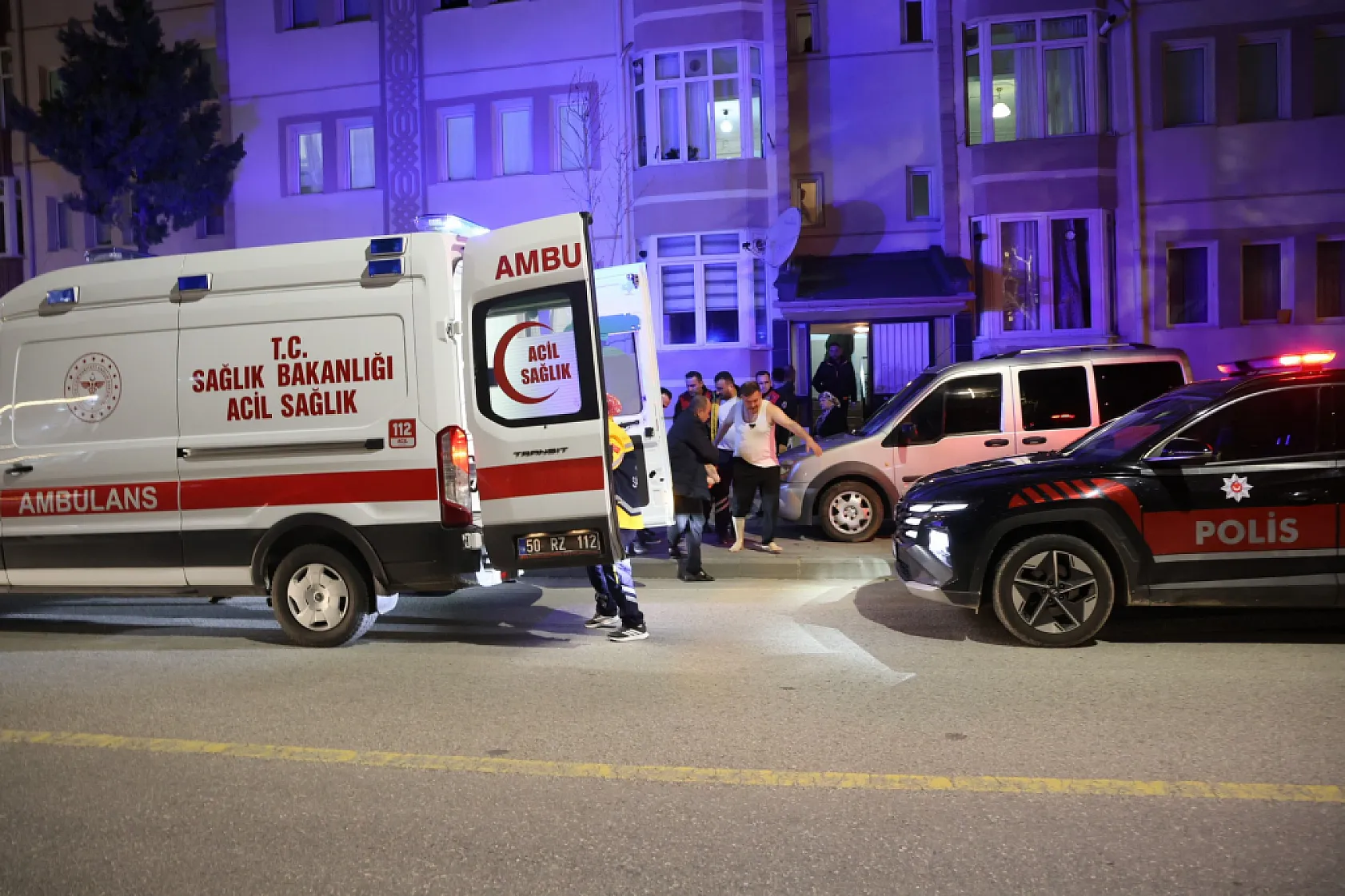 Aile faciası: Eşini öldürdü, kendisi ağır yaralı
