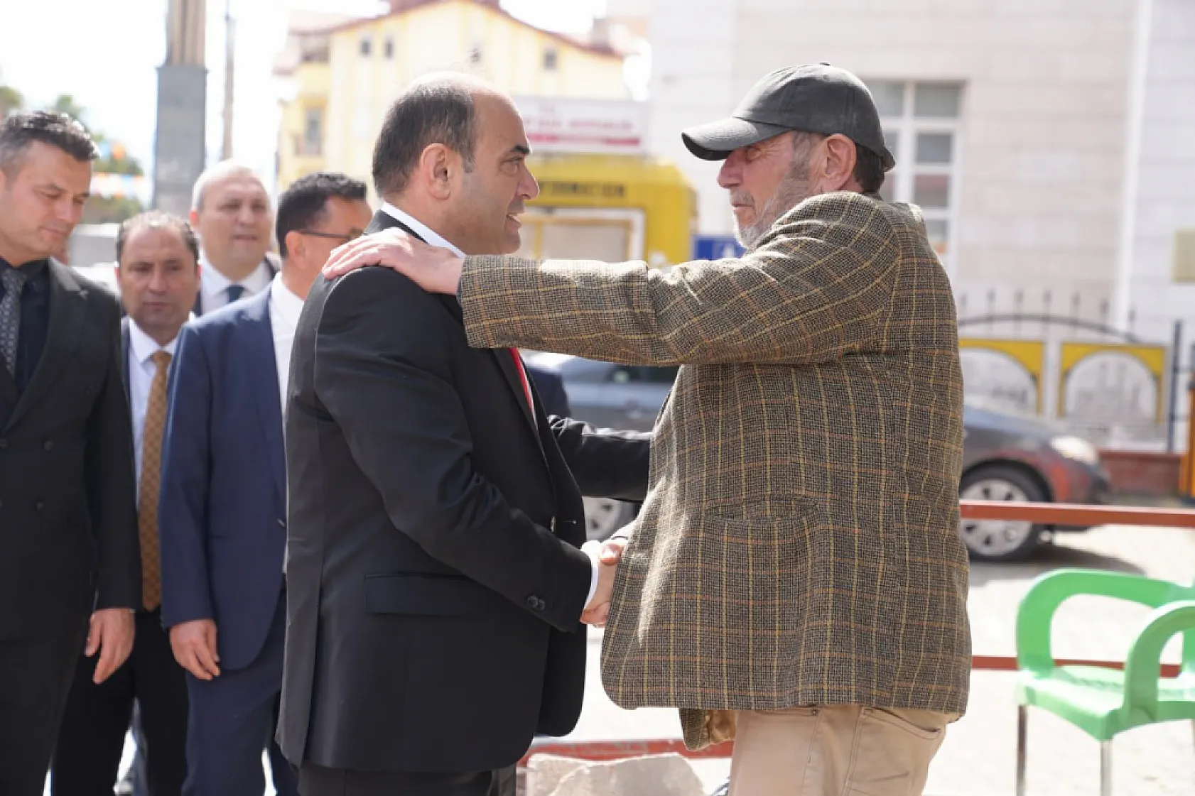 Akdenizli'den Çarşı ve Sanayi Esnafına Bayram Ziyareti