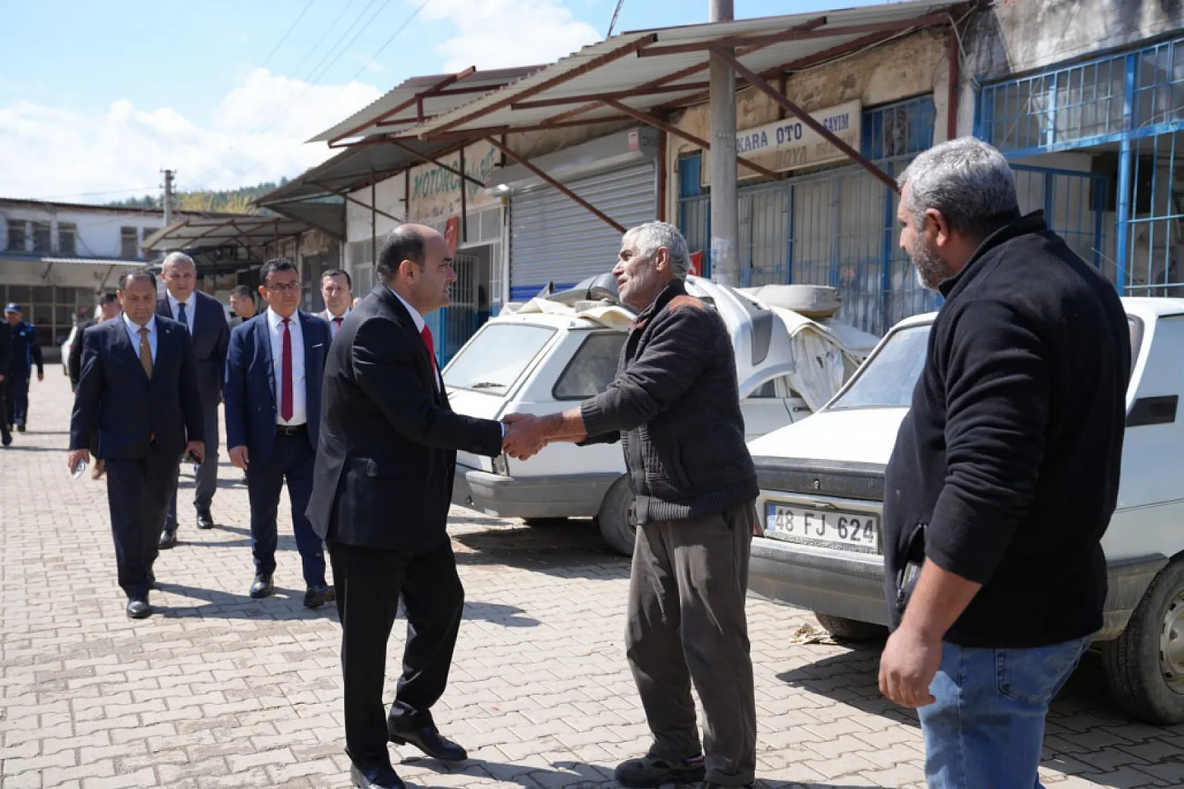Akdenizli'den Çarşı ve Sanayi Esnafına Bayram Ziyareti