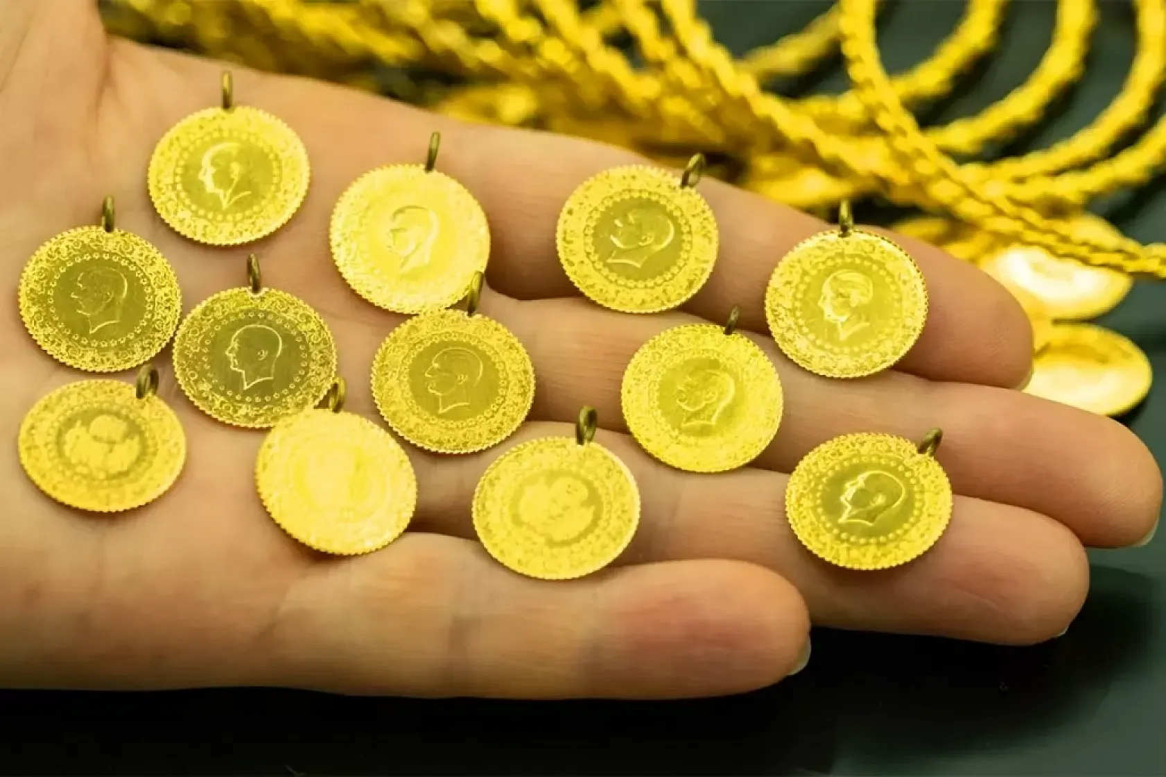 2 Mayıs 2025 altın fiyatları: Gram, çeyrek ve cumhuriyet altını ne kadar?