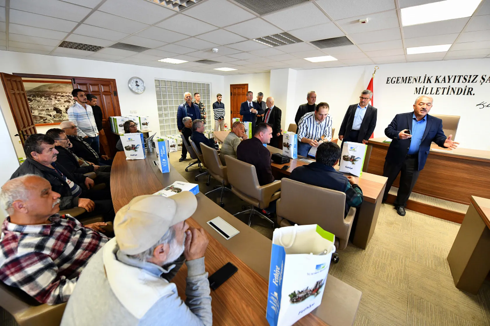 Fethiye Belediyesi'nden arıcılara destek:  Arıcı körüğü dağıtımı gerçekleşti