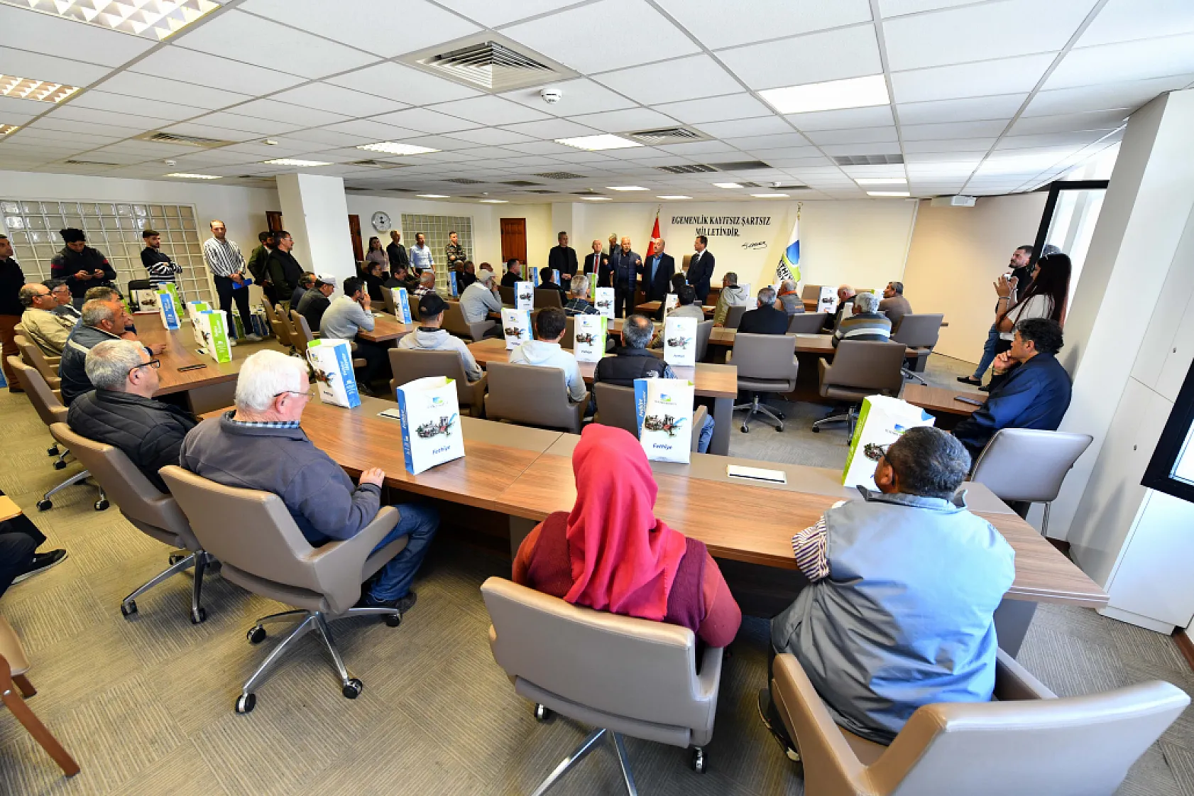 Fethiye Belediyesi'nden arıcılara destek:  Arıcı körüğü dağıtımı gerçekleşti