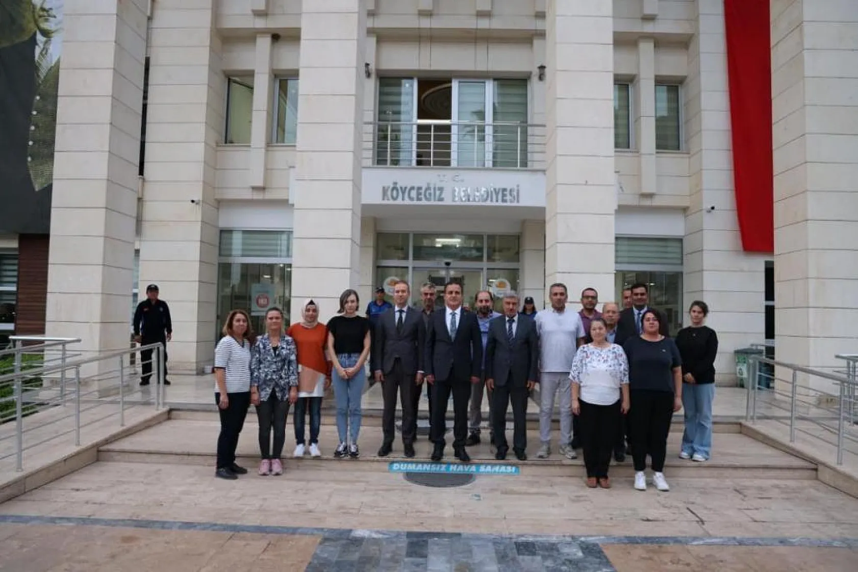 Vali Akbıyık'tan bir dizi ziyaret
