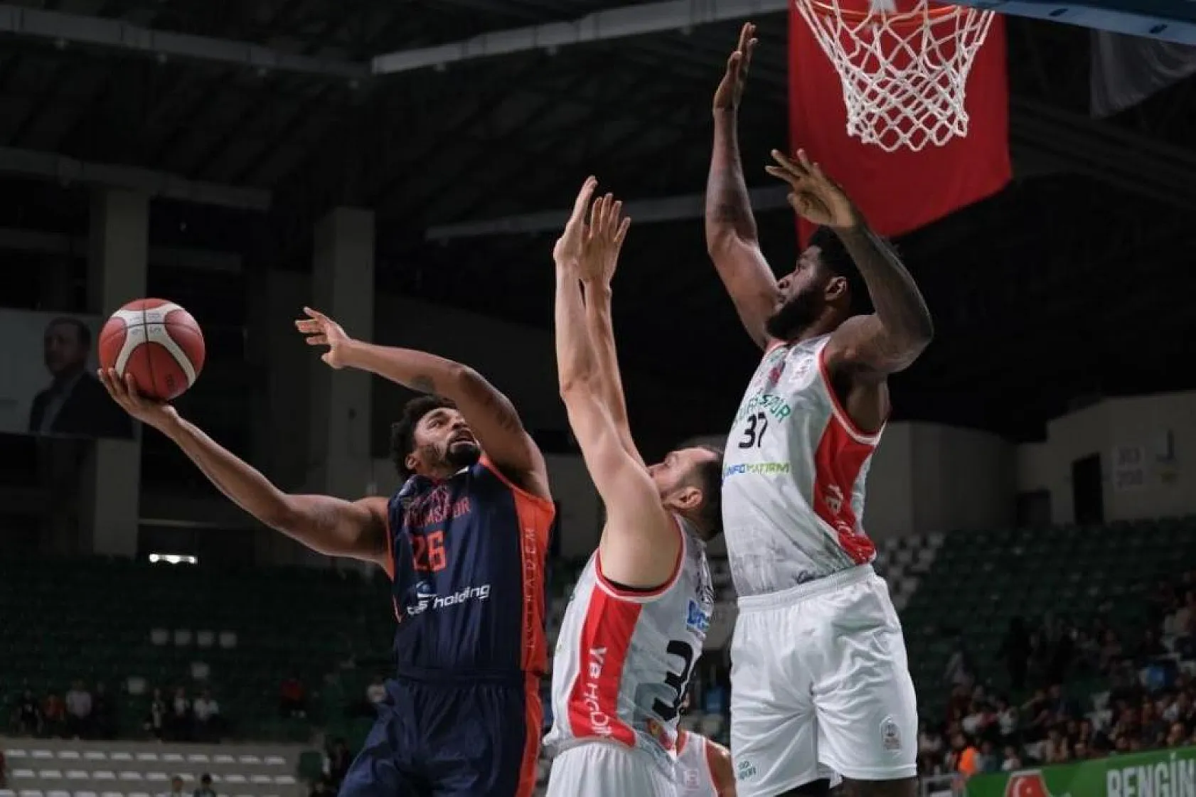 Çağdaş Bodrum Spor,  Bursaspor'a 83-69 yenildi