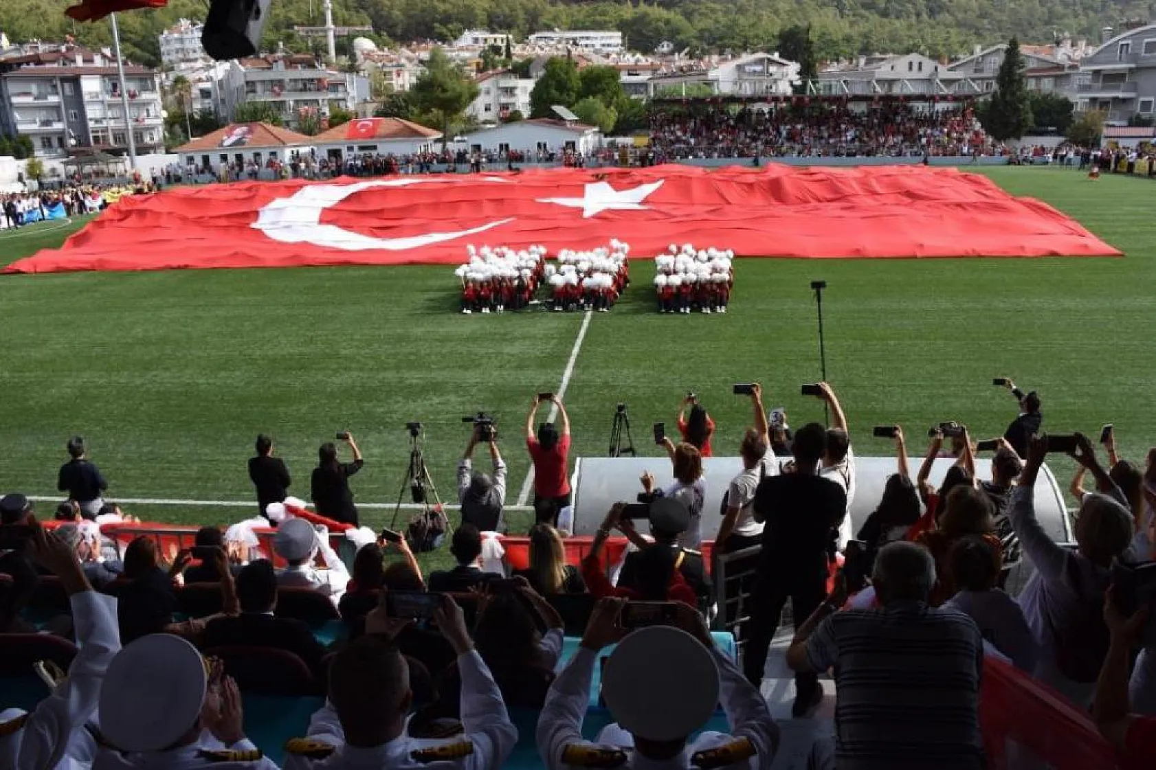 Cumhuriyet'in 100. yılı törenlerle kutlandı