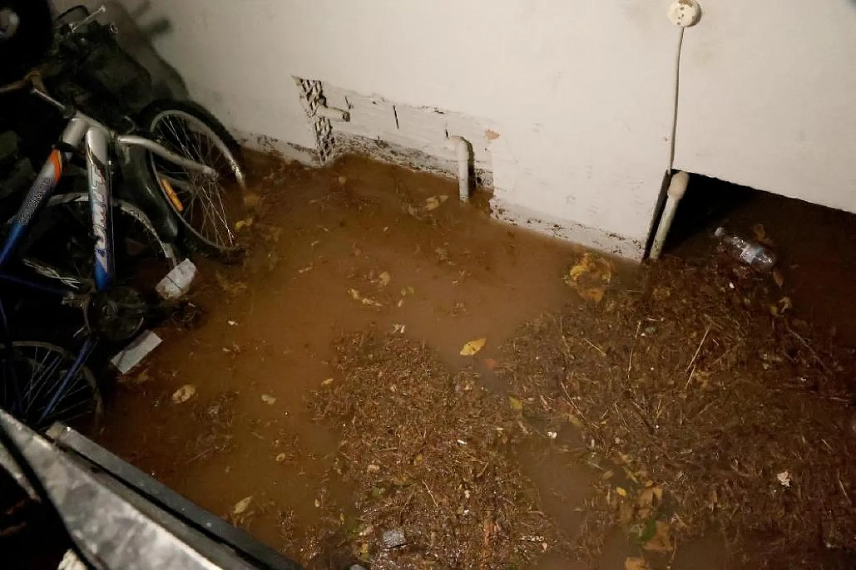 Fındık büyüklüğünde dolu yağdı