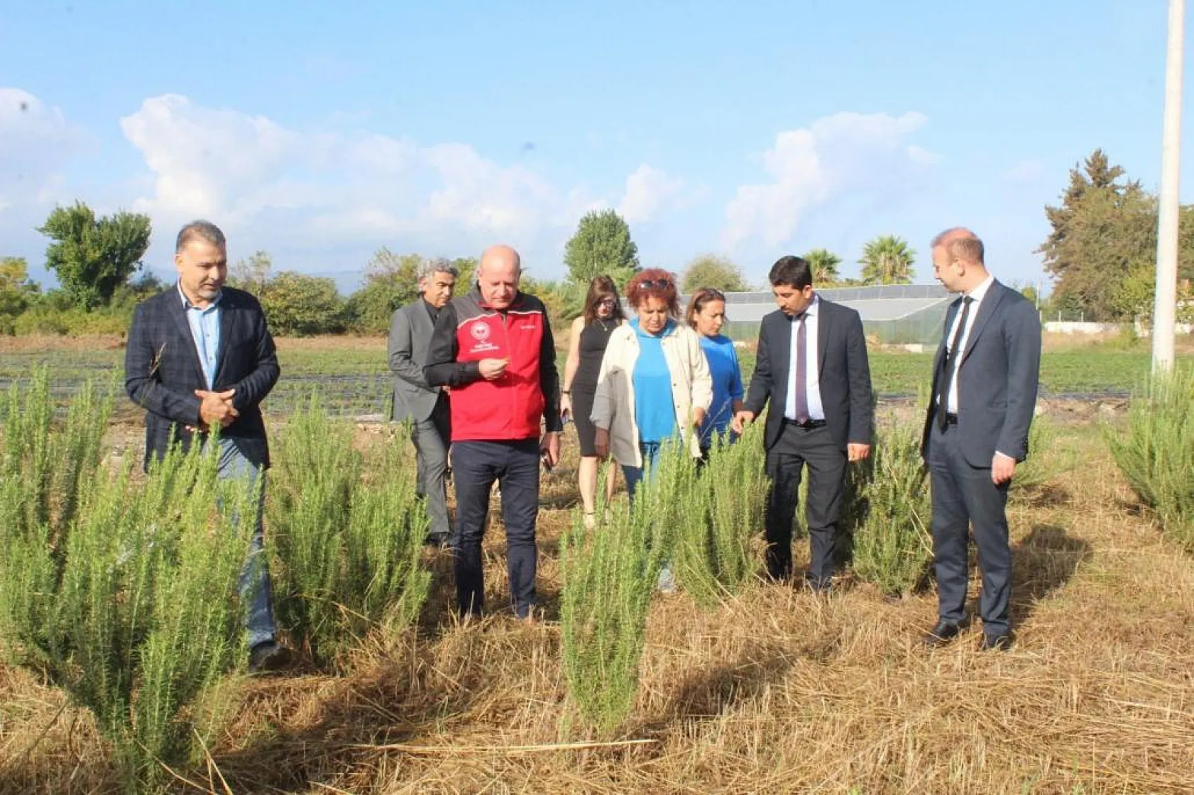 Öğrenciler tarımsal üretime devam ediyor