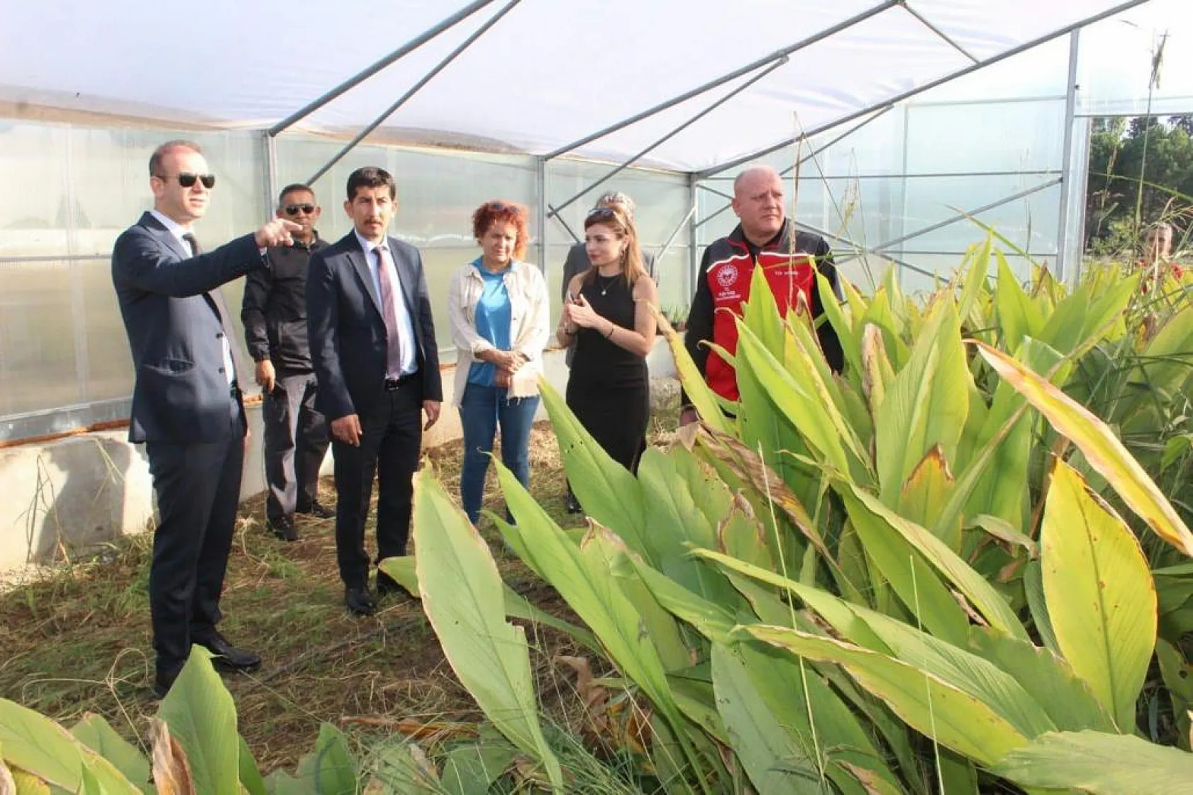 Öğrenciler tarımsal üretime devam ediyor