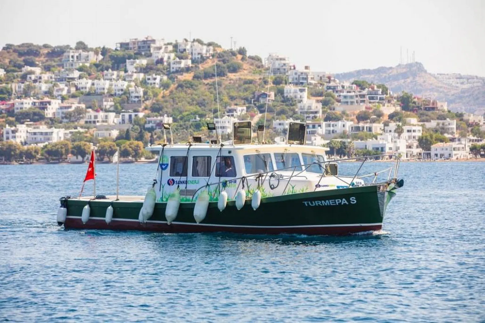 TURMEPA tekneleri denizlerden sıvı atık topladı