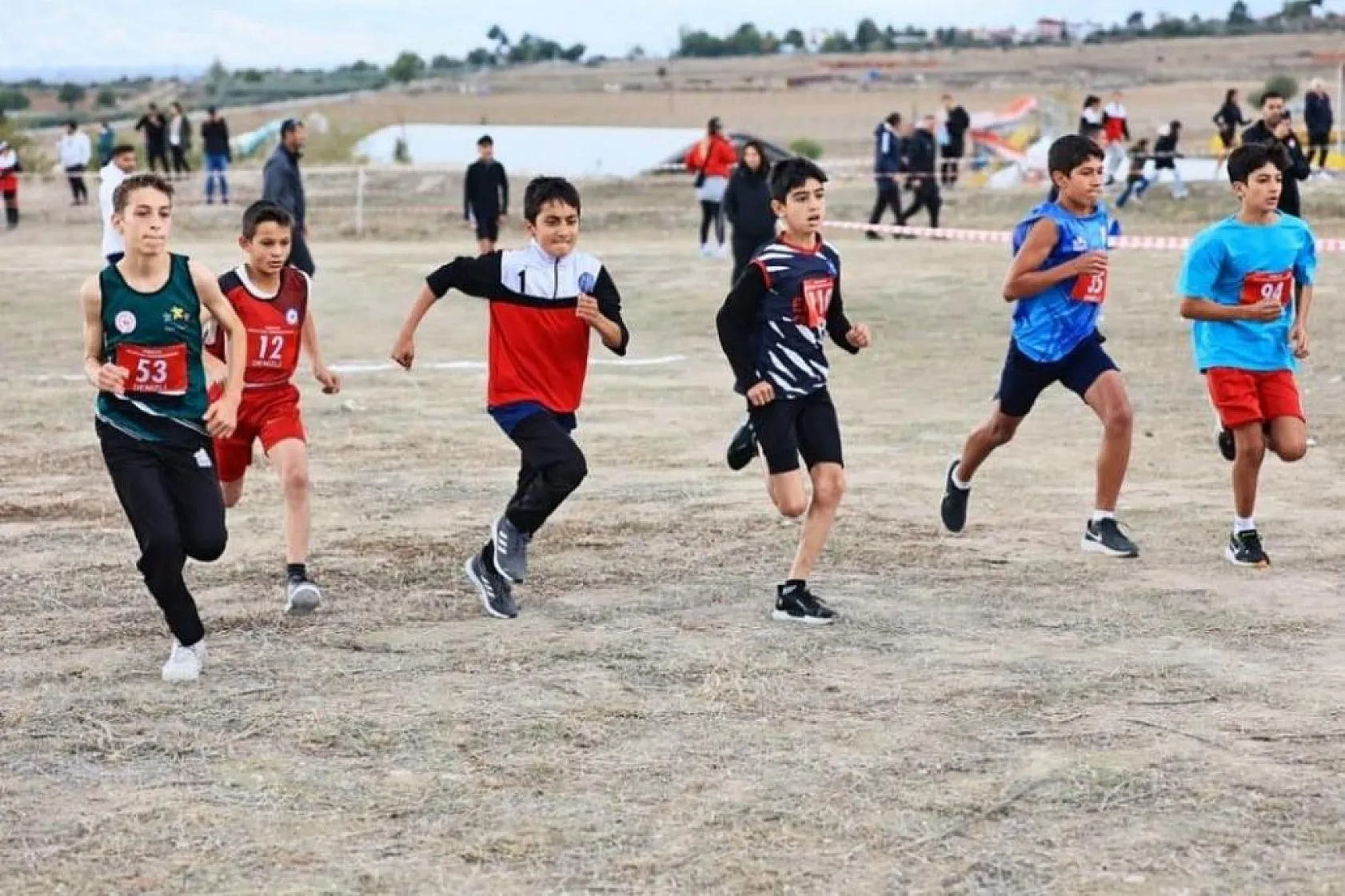 265 sporcu koştu