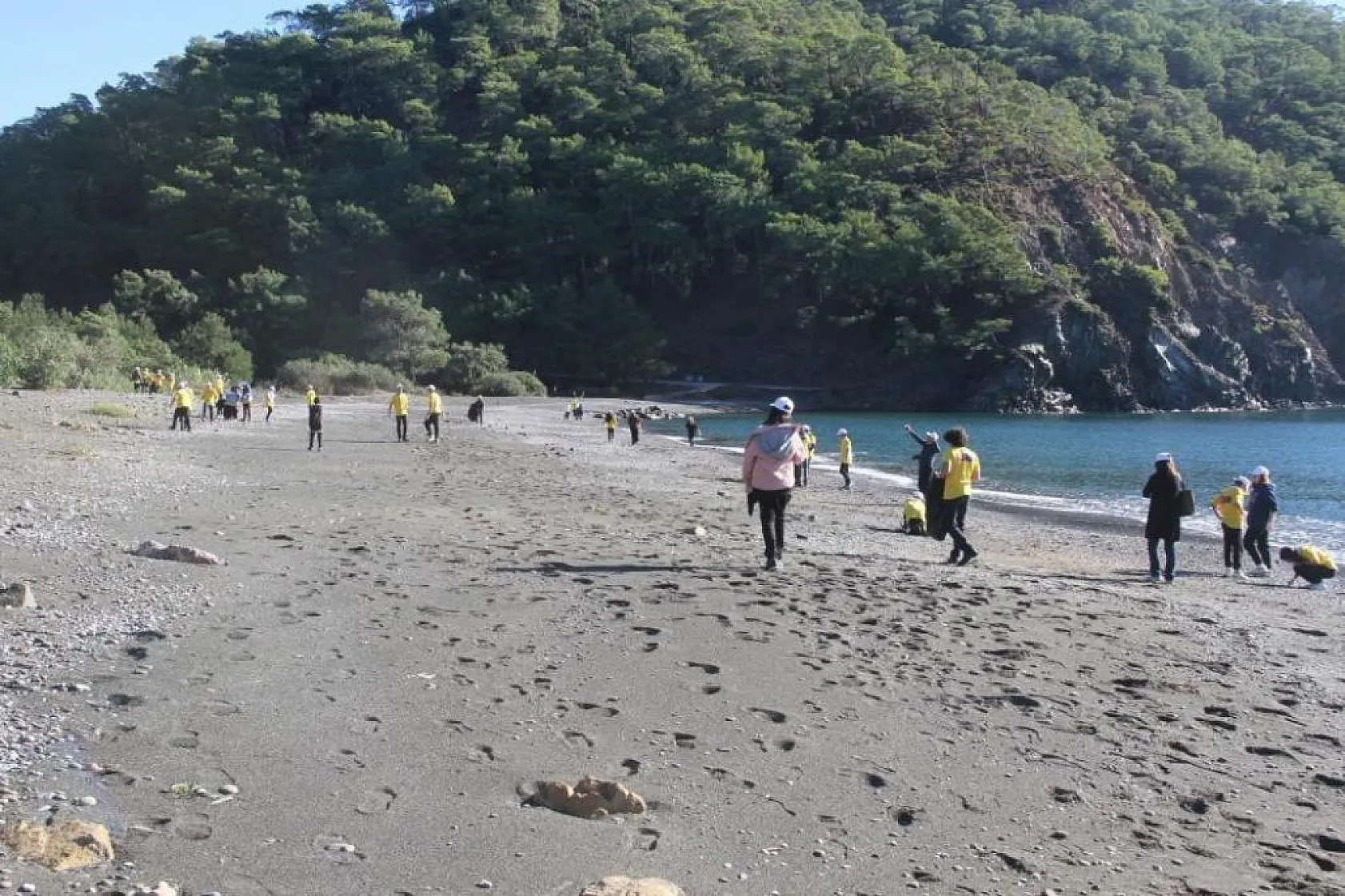 Fethiye'de plaj temizliği