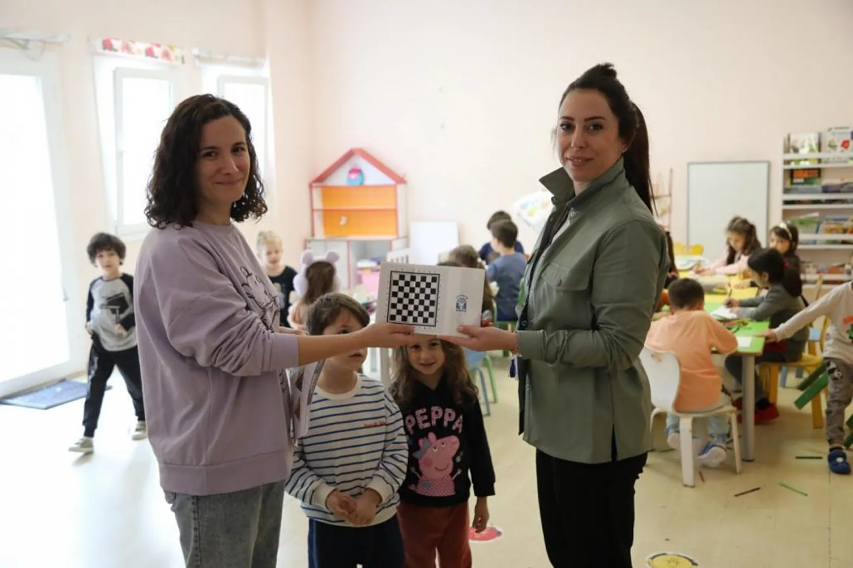 Belediyeden Miniklere Hediye