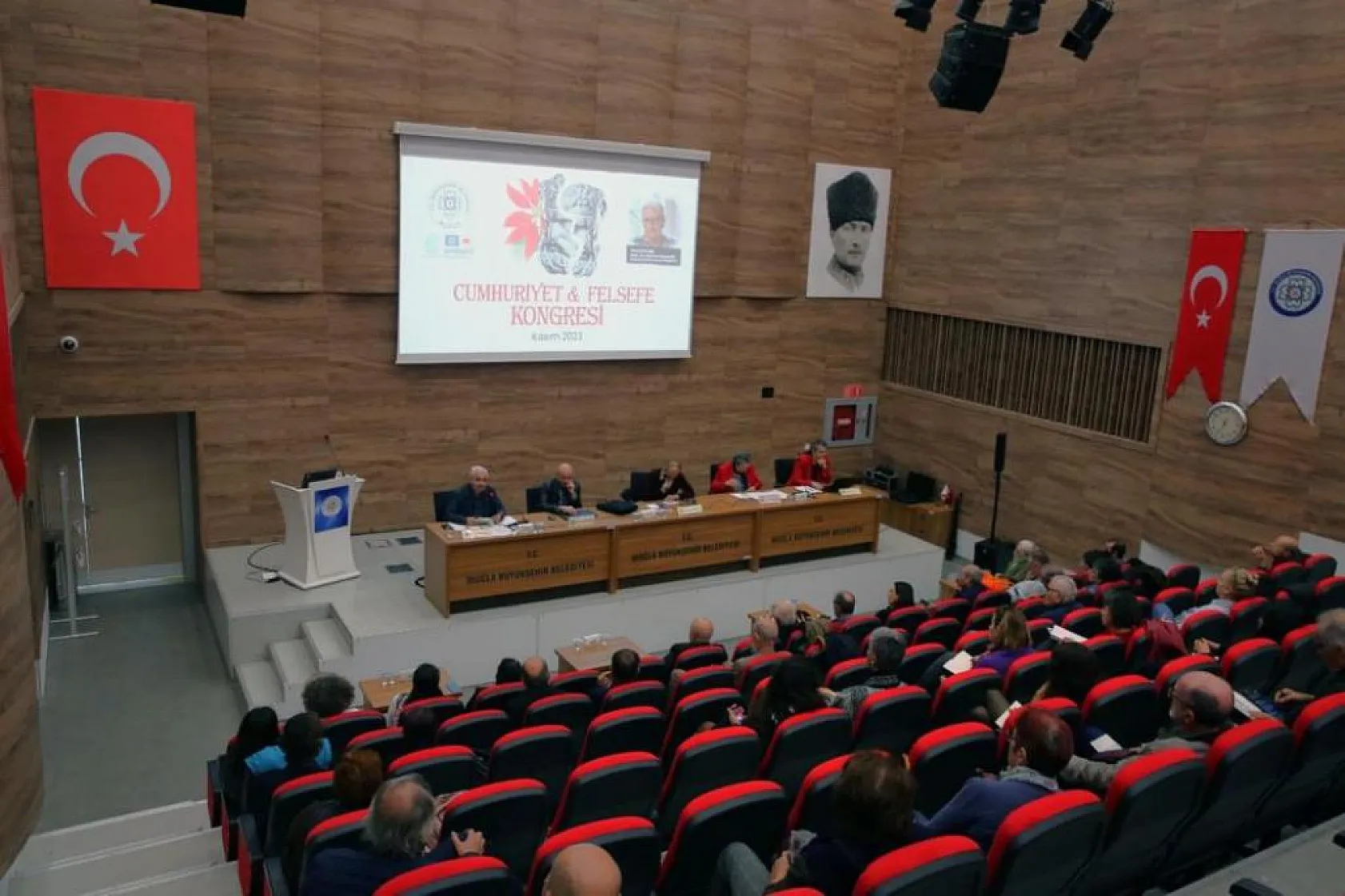 Büyükşehir 'Cumhuriyet ve Felsefe' kongresi tamamlandı