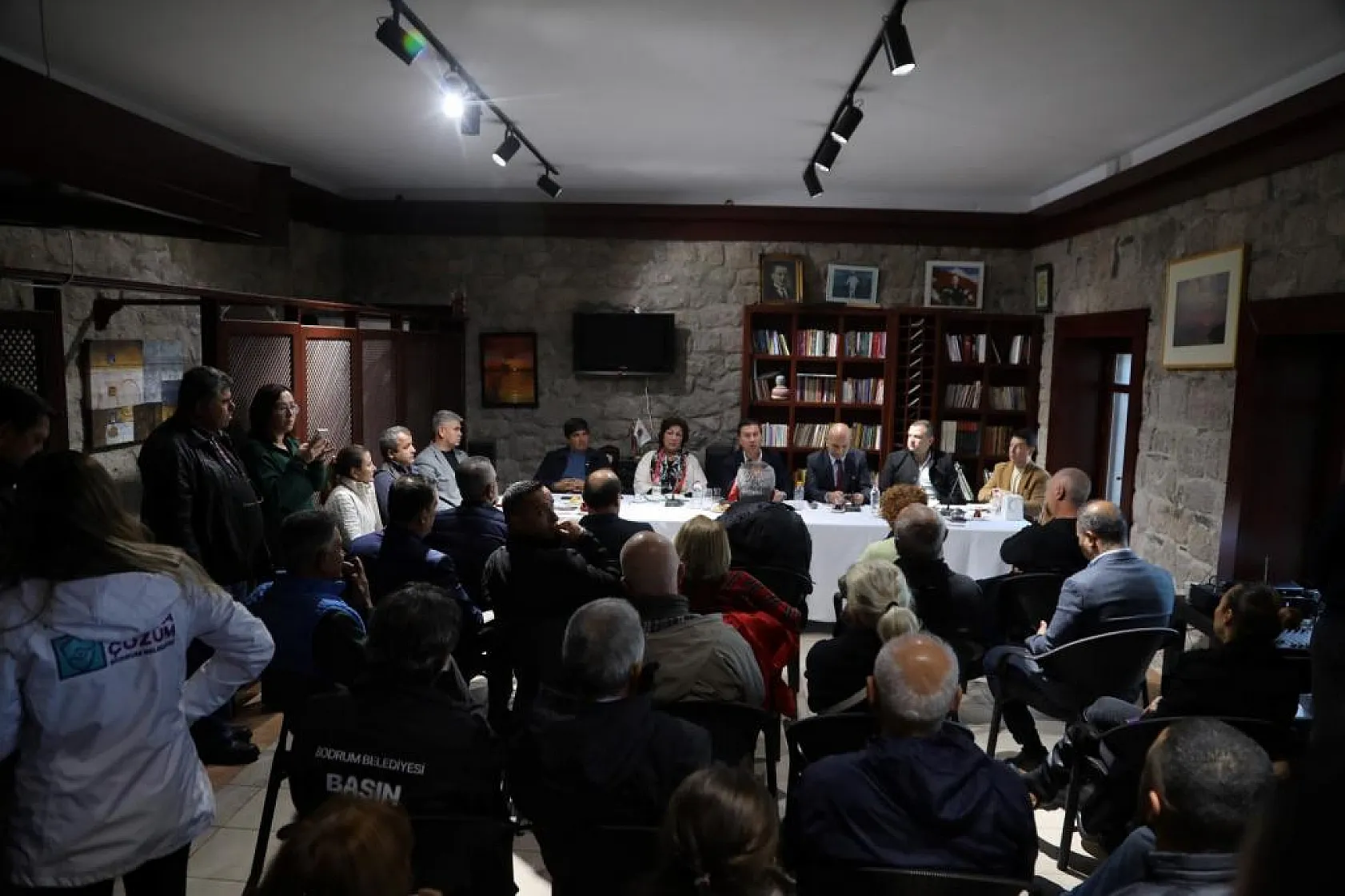 Başkan Aras, site yöneticileri ile bir araya geldi