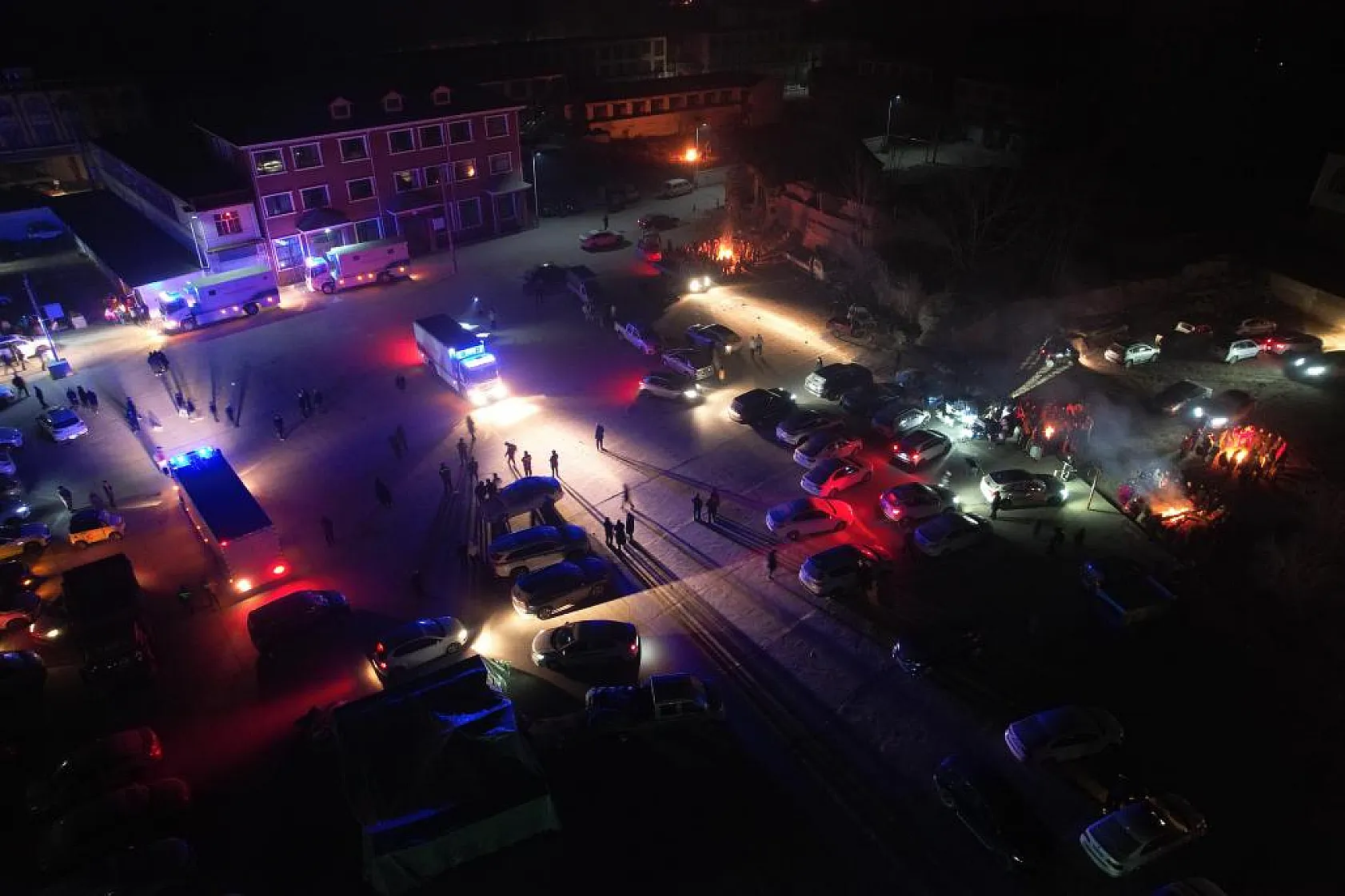 Depremde 118 kişi can verdi