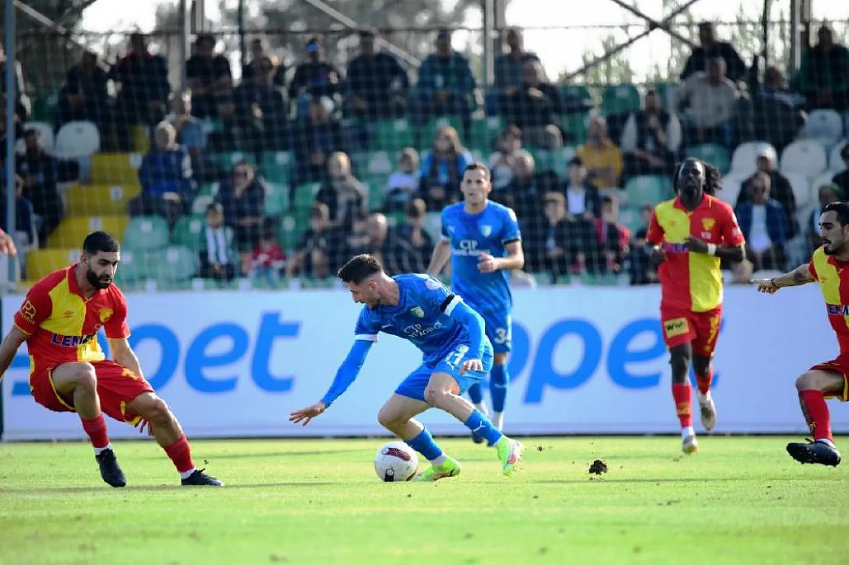Bodrum FK, Göztepe'yi 3-0 mağlup etti