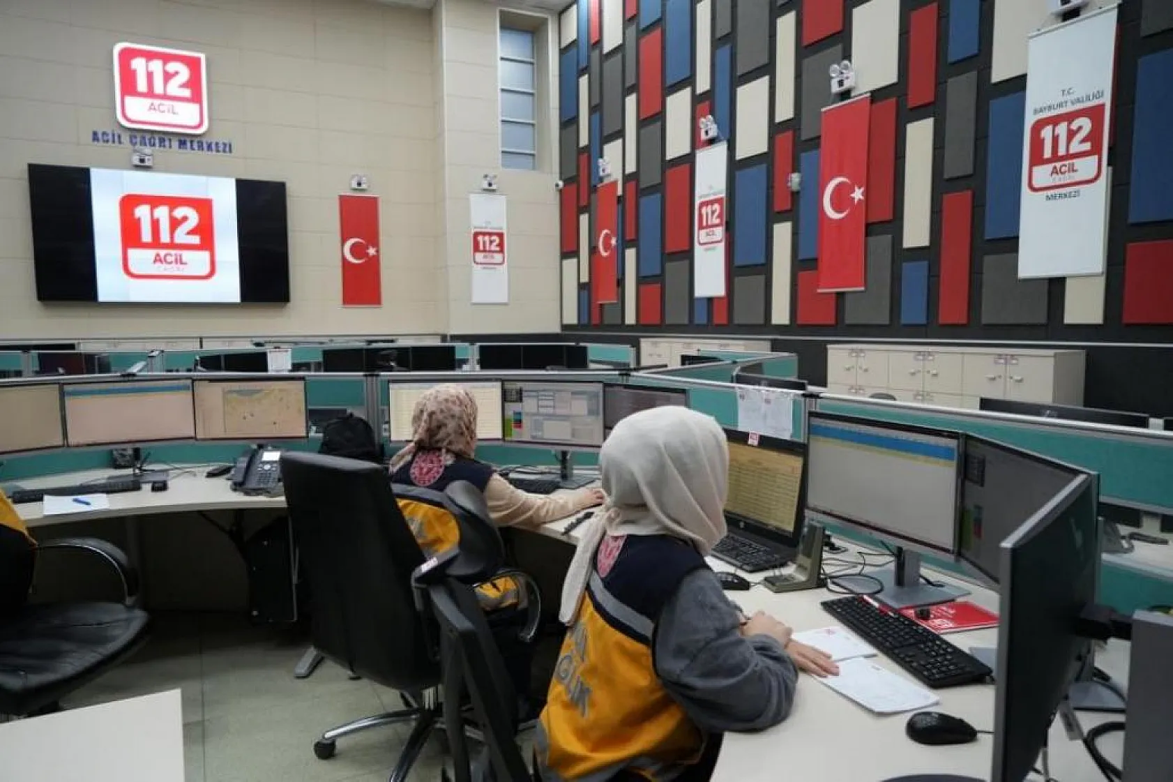 112'ye gelen çağrılar yok artık dedirtti! 'Mezarlıktan arıyorum, etrafımda bir sürü ölü var!'