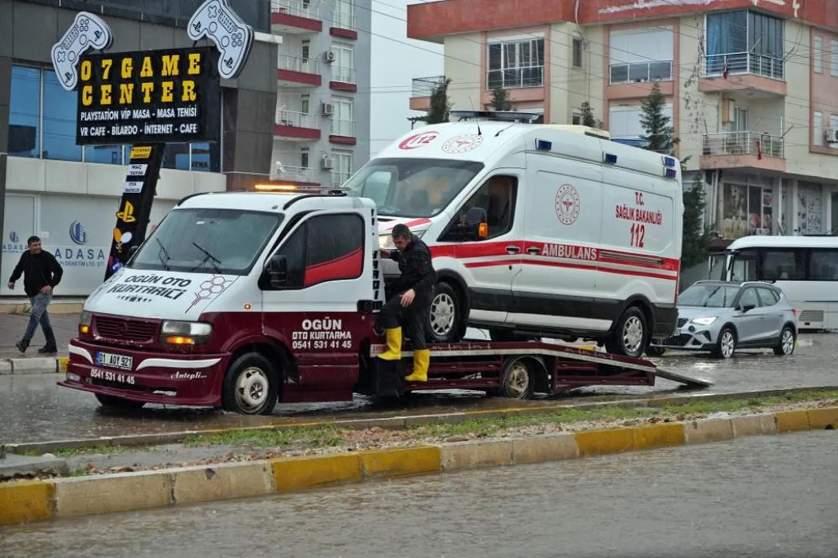 Antalya'da hayat felç oldu