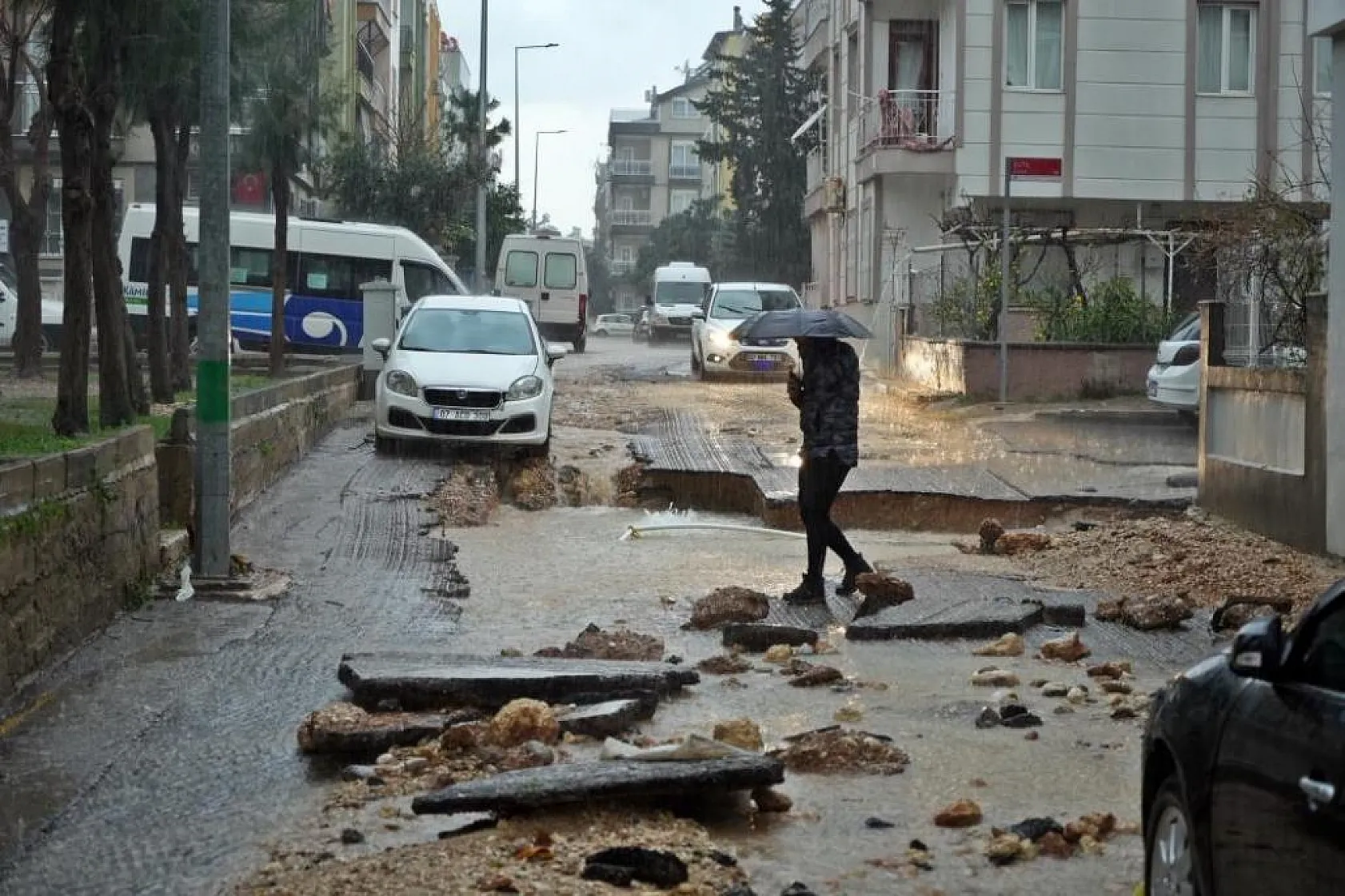 Antalya'da hayat felç oldu