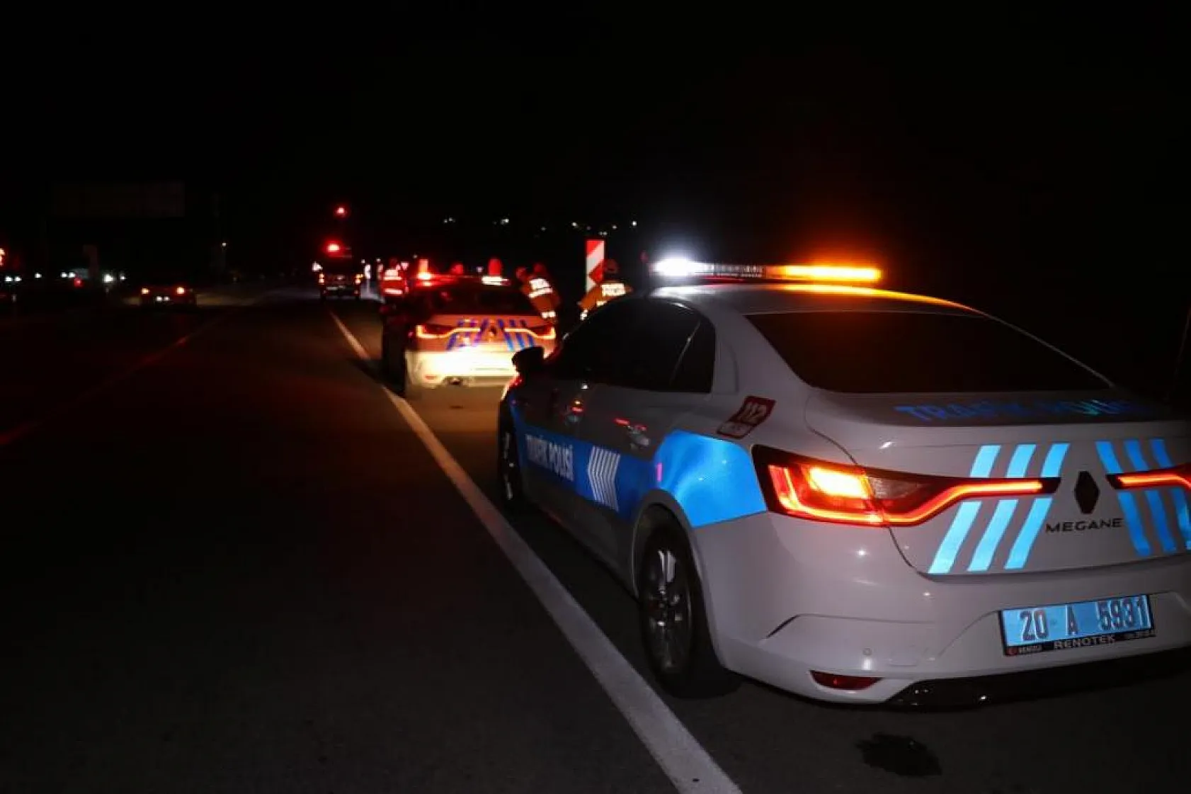 Yolun karşısına geçmek isterken otomobilin çarptığı yaşlı adam öldü