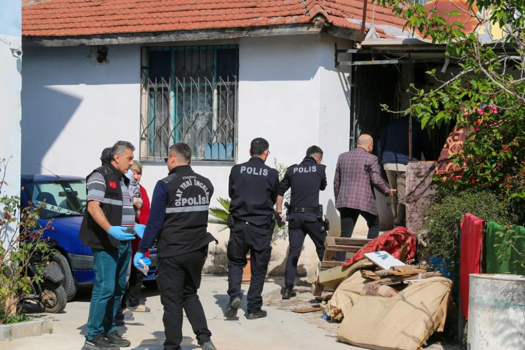 Uyuduğunu düşündüğü babası hayatını kaybetmiş