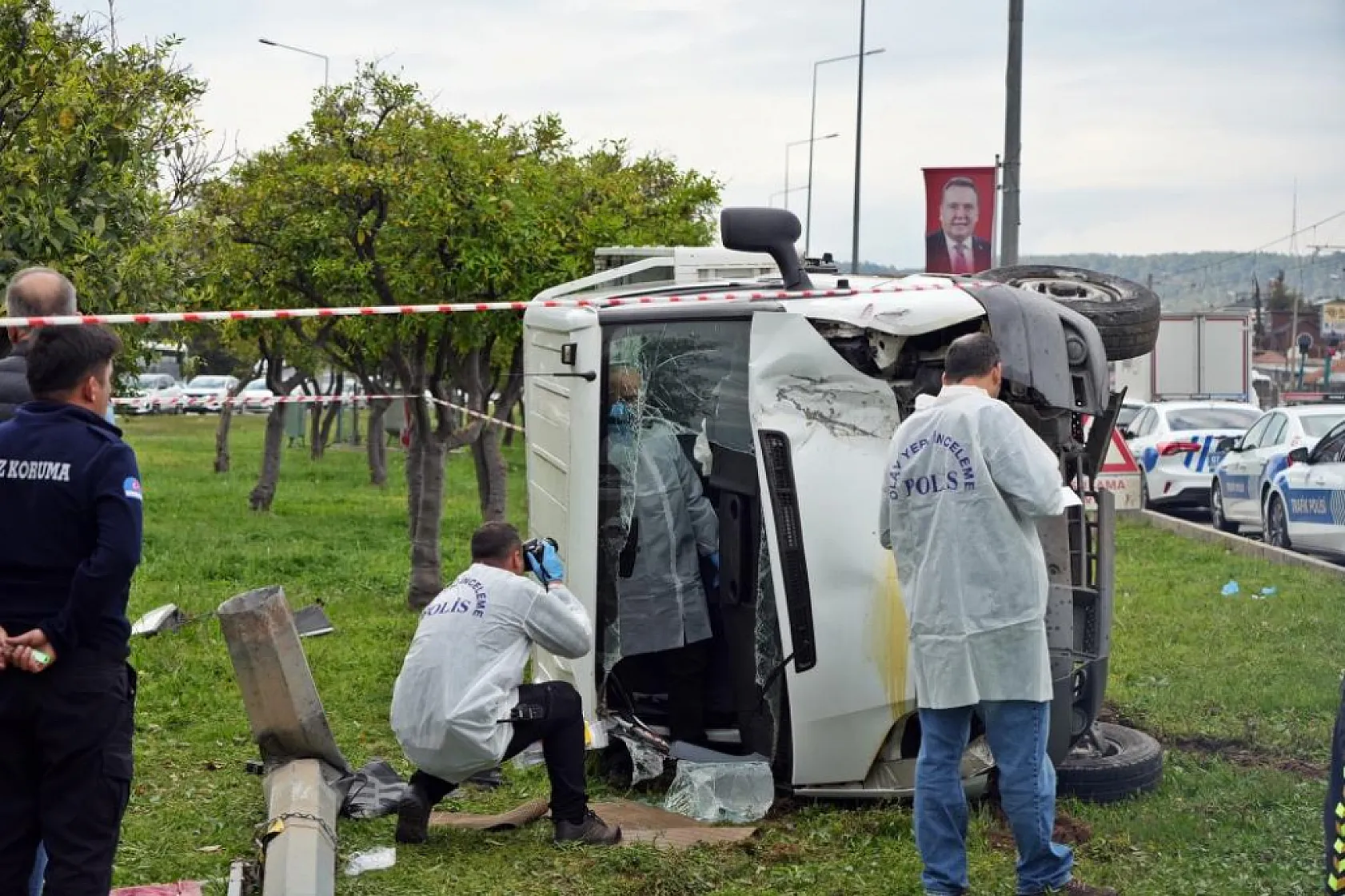 Ceza infaz koruma aracı devrildi,  infaz koruma memuru öldü