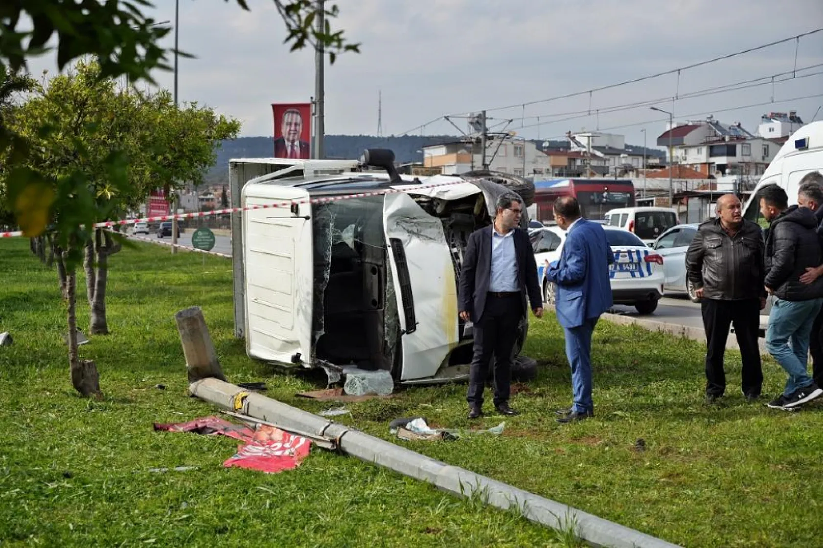 Ceza infaz koruma aracı devrildi,  infaz koruma memuru öldü